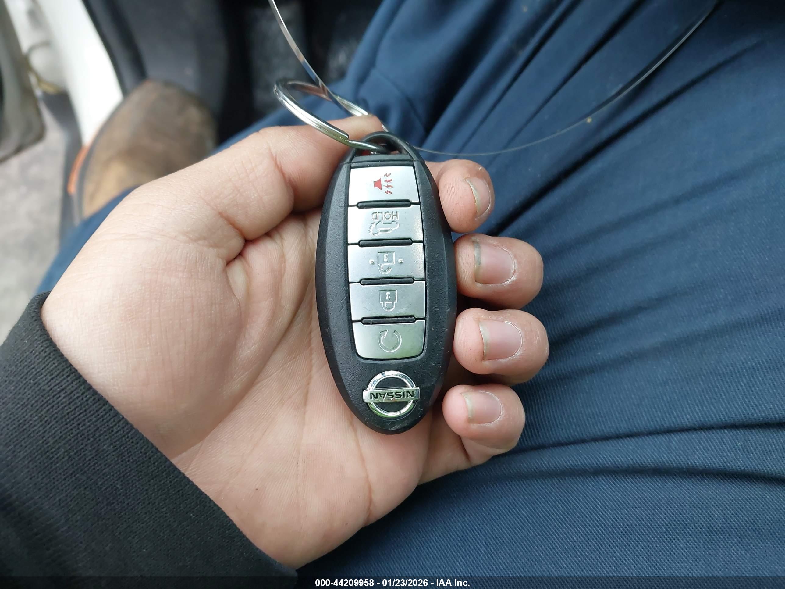 NISSAN ROGUE image 11