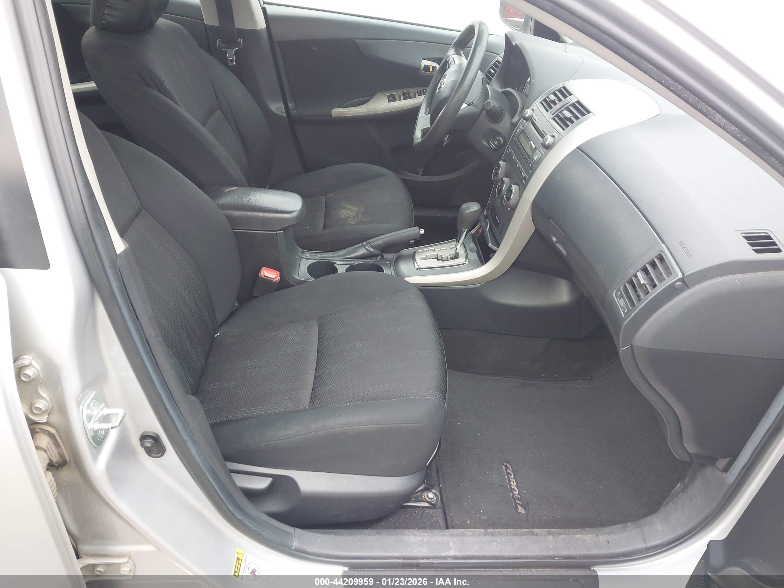 TOYOTA COROLLA image 5