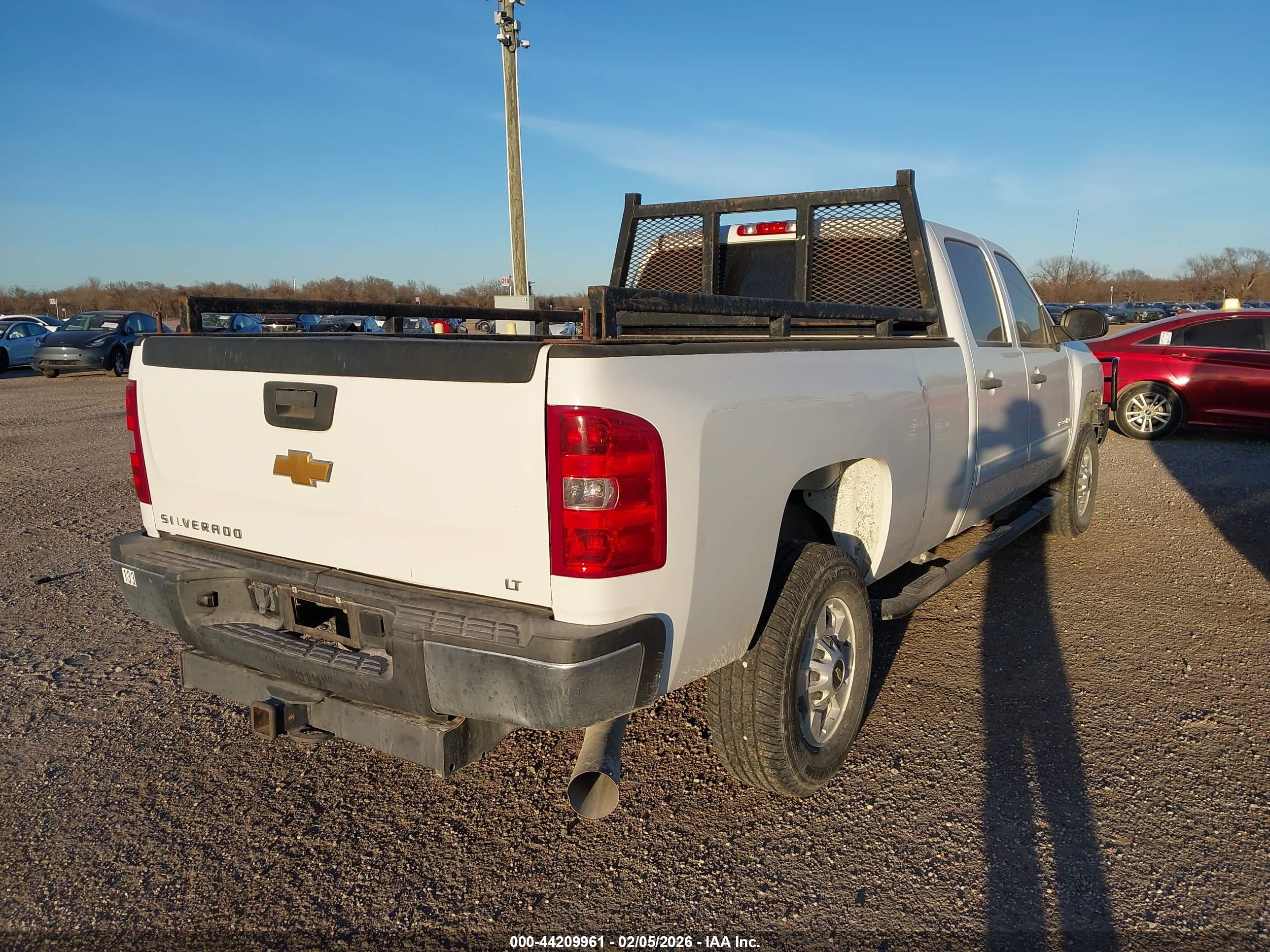 CHEVROLET SILVERADO image 4