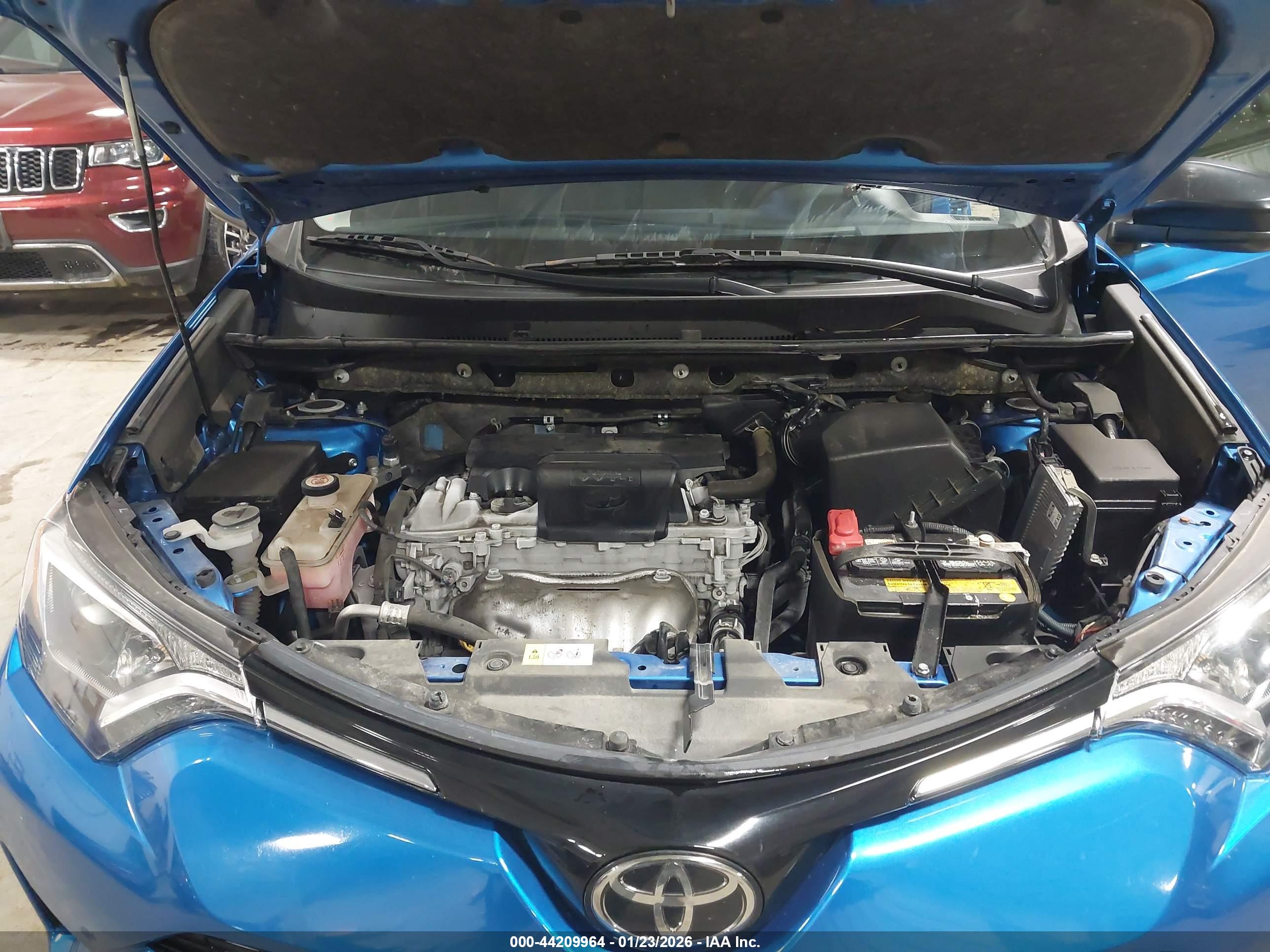 TOYOTA RAV4 image 10