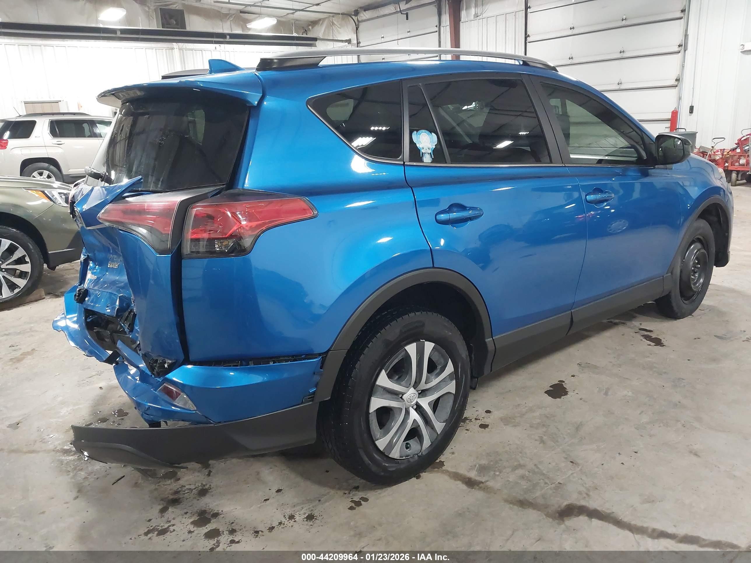 TOYOTA RAV4 image 4