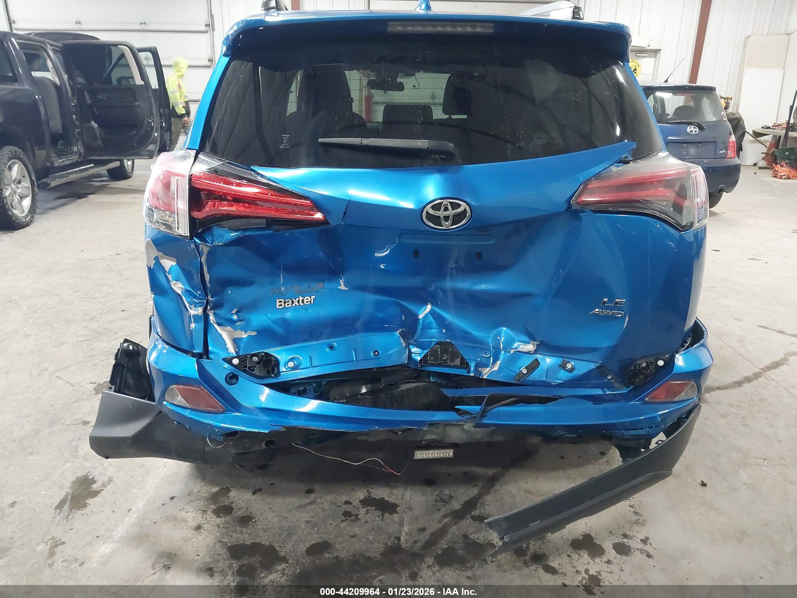 TOYOTA RAV4 image 6