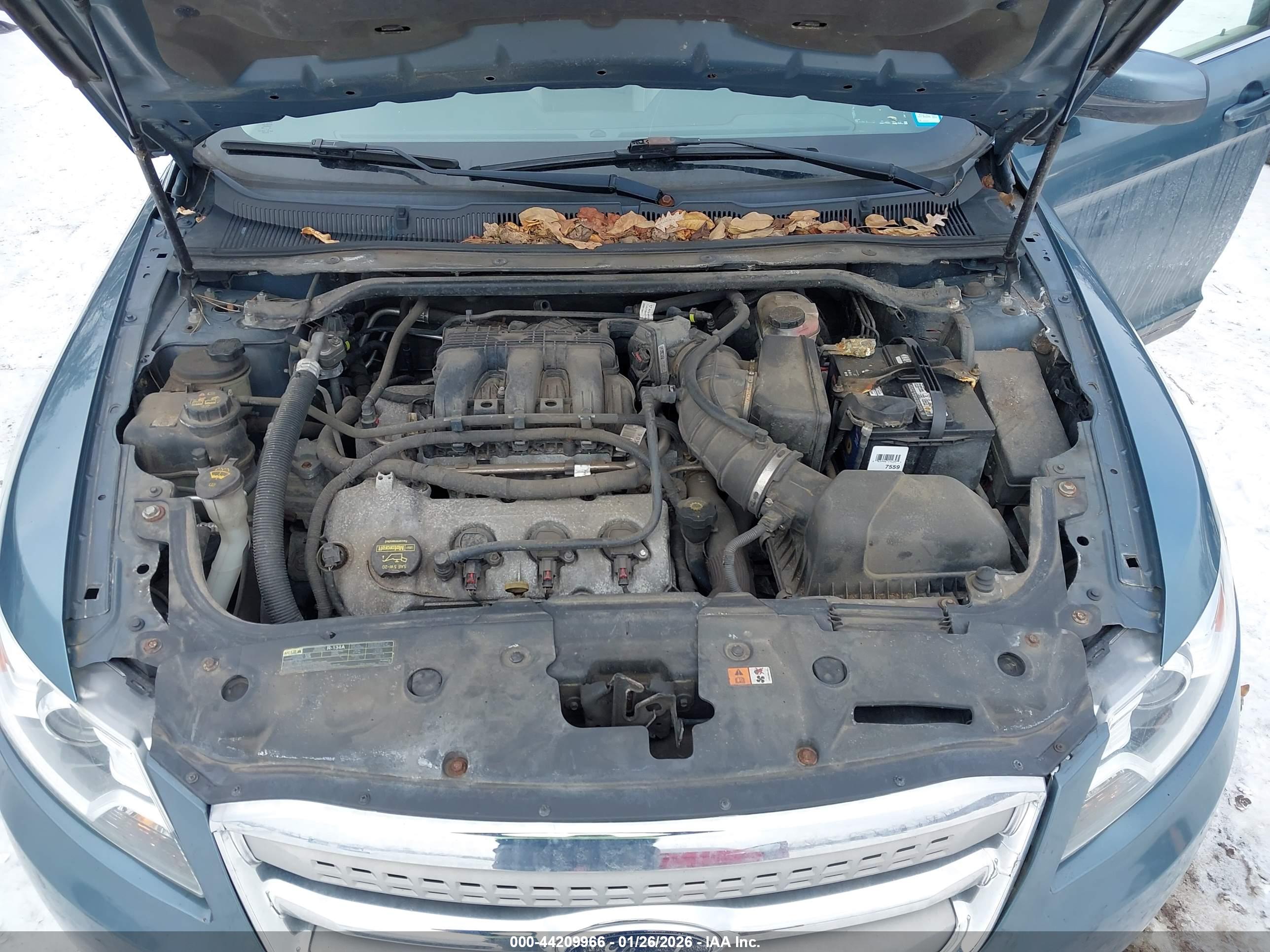 FORD TAURUS image 10