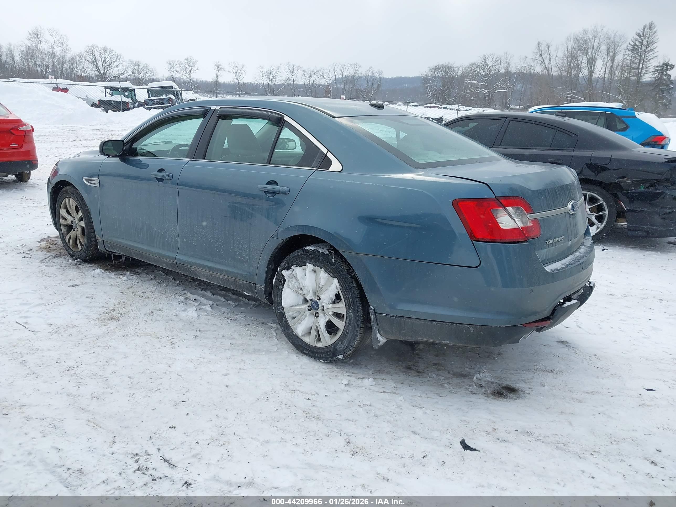 FORD TAURUS image 3