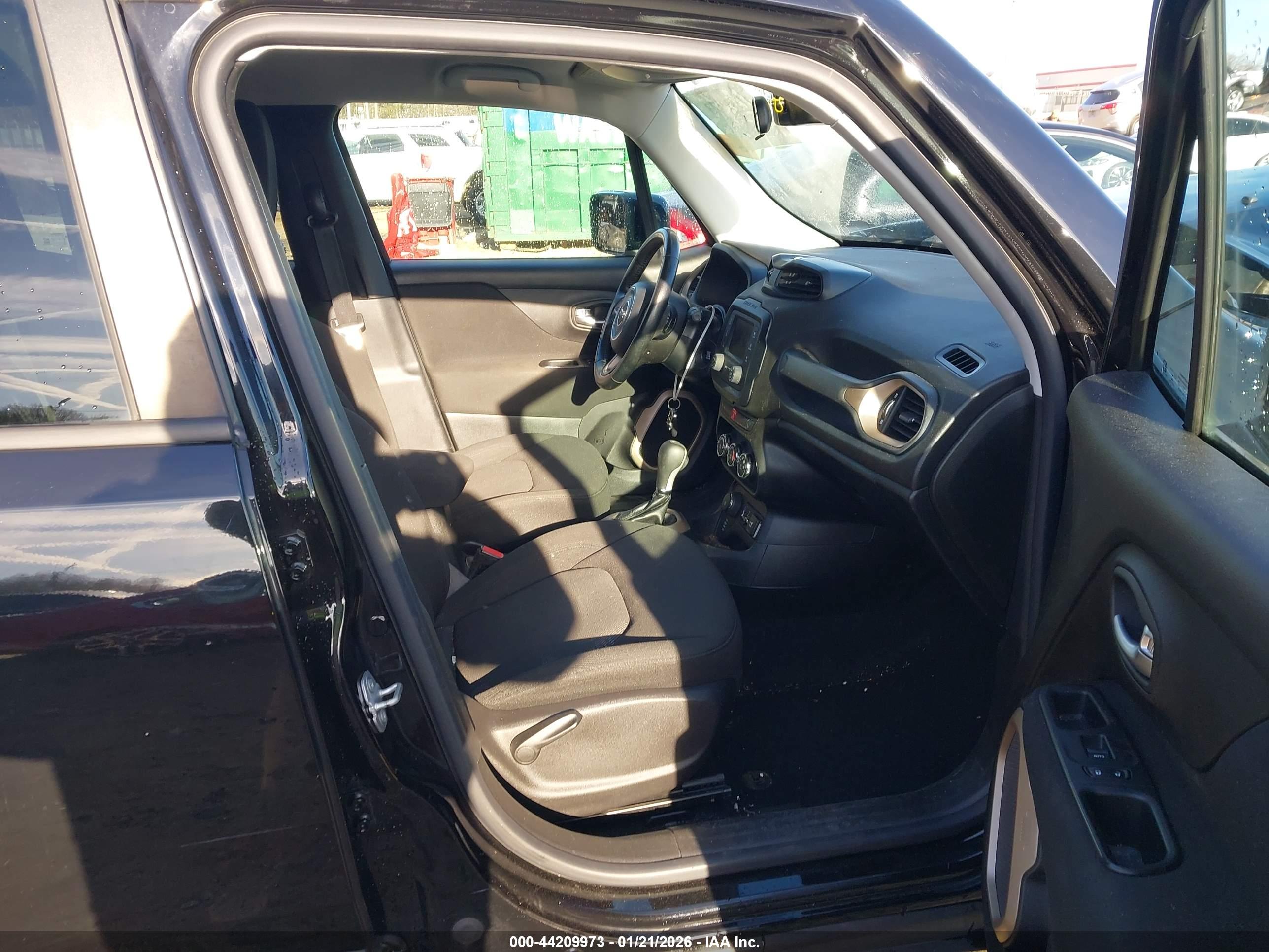 JEEP RENEGADE image 5