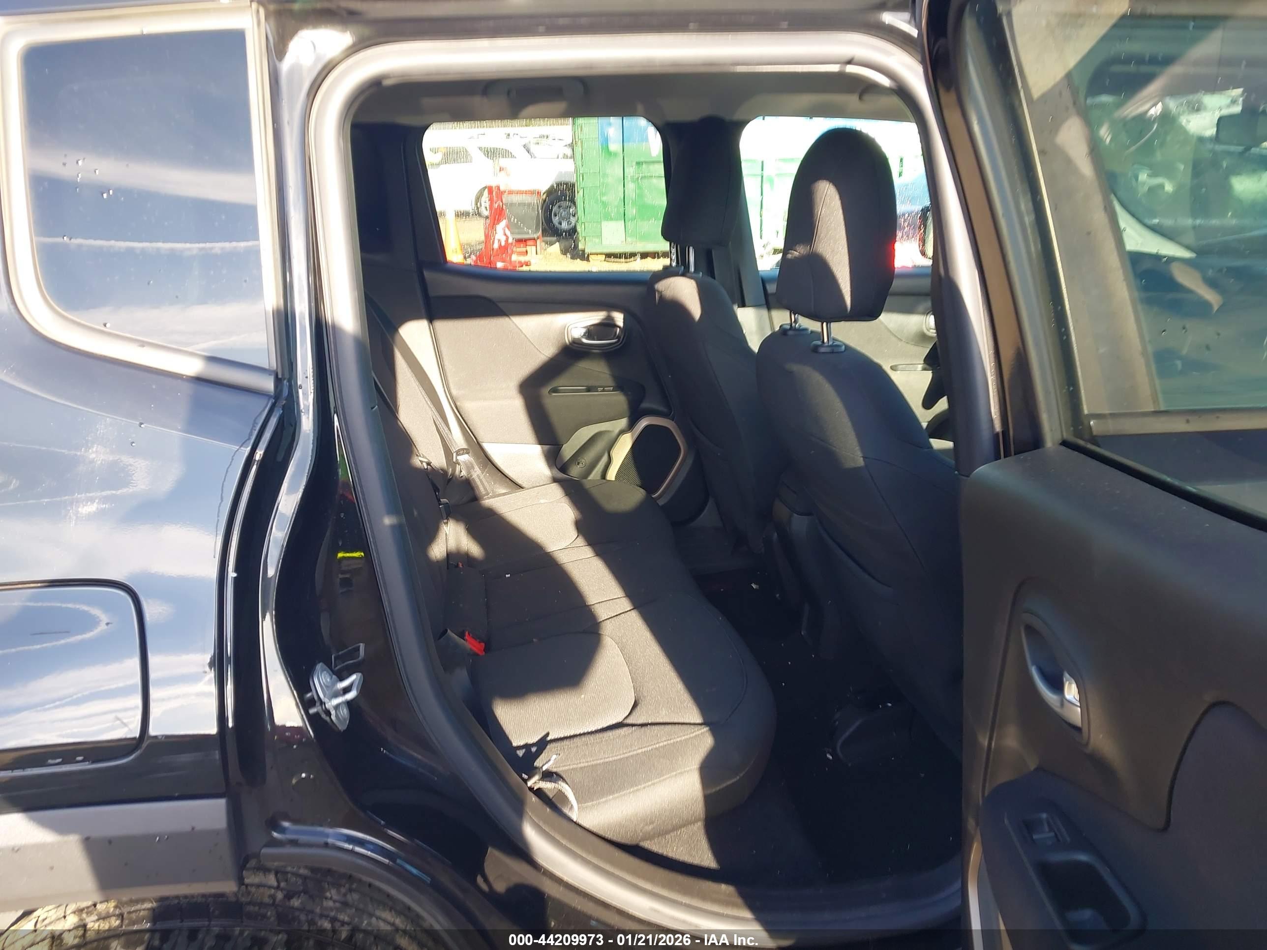 JEEP RENEGADE image 8