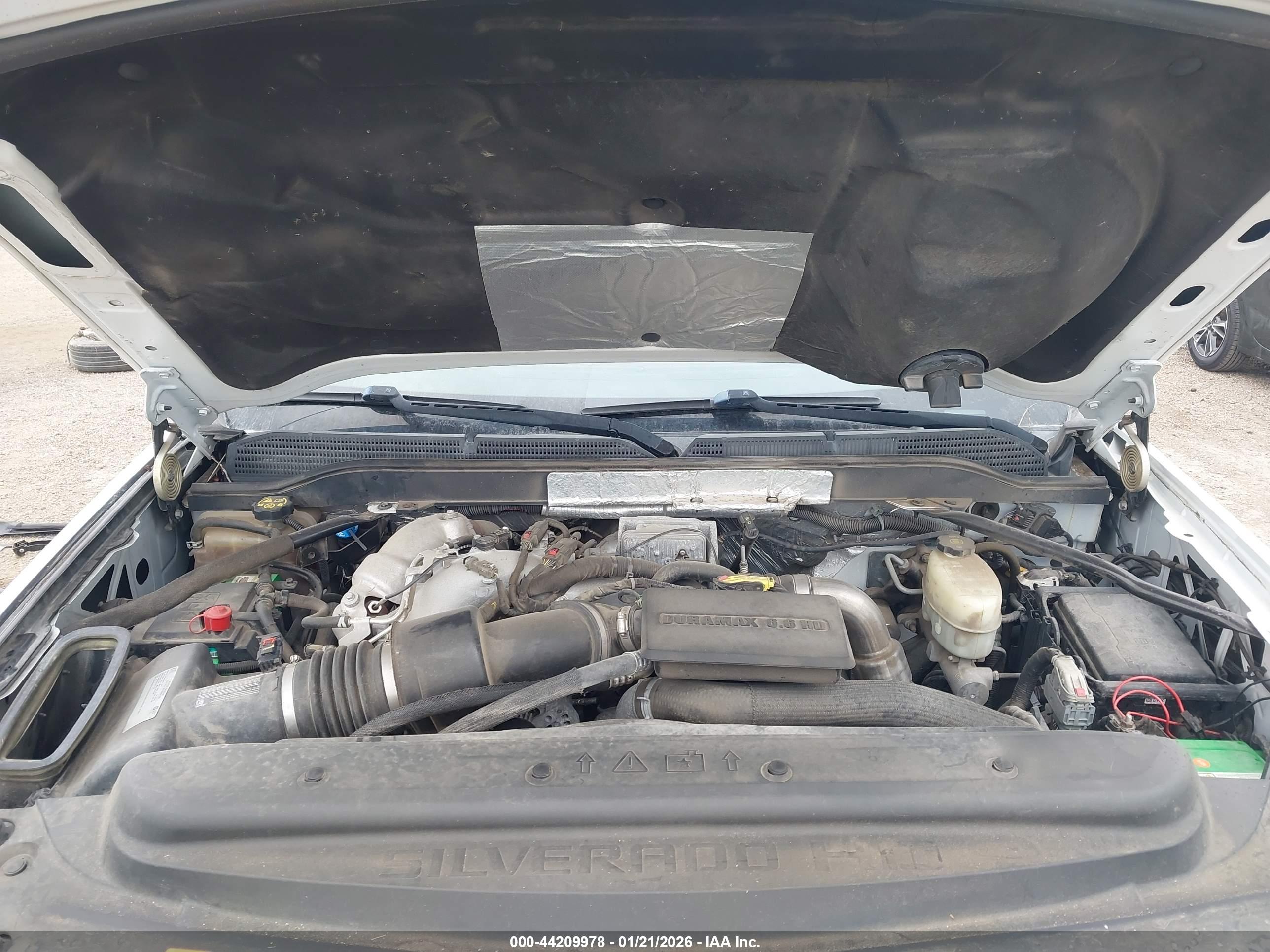 CHEVROLET SILVERADO image 10