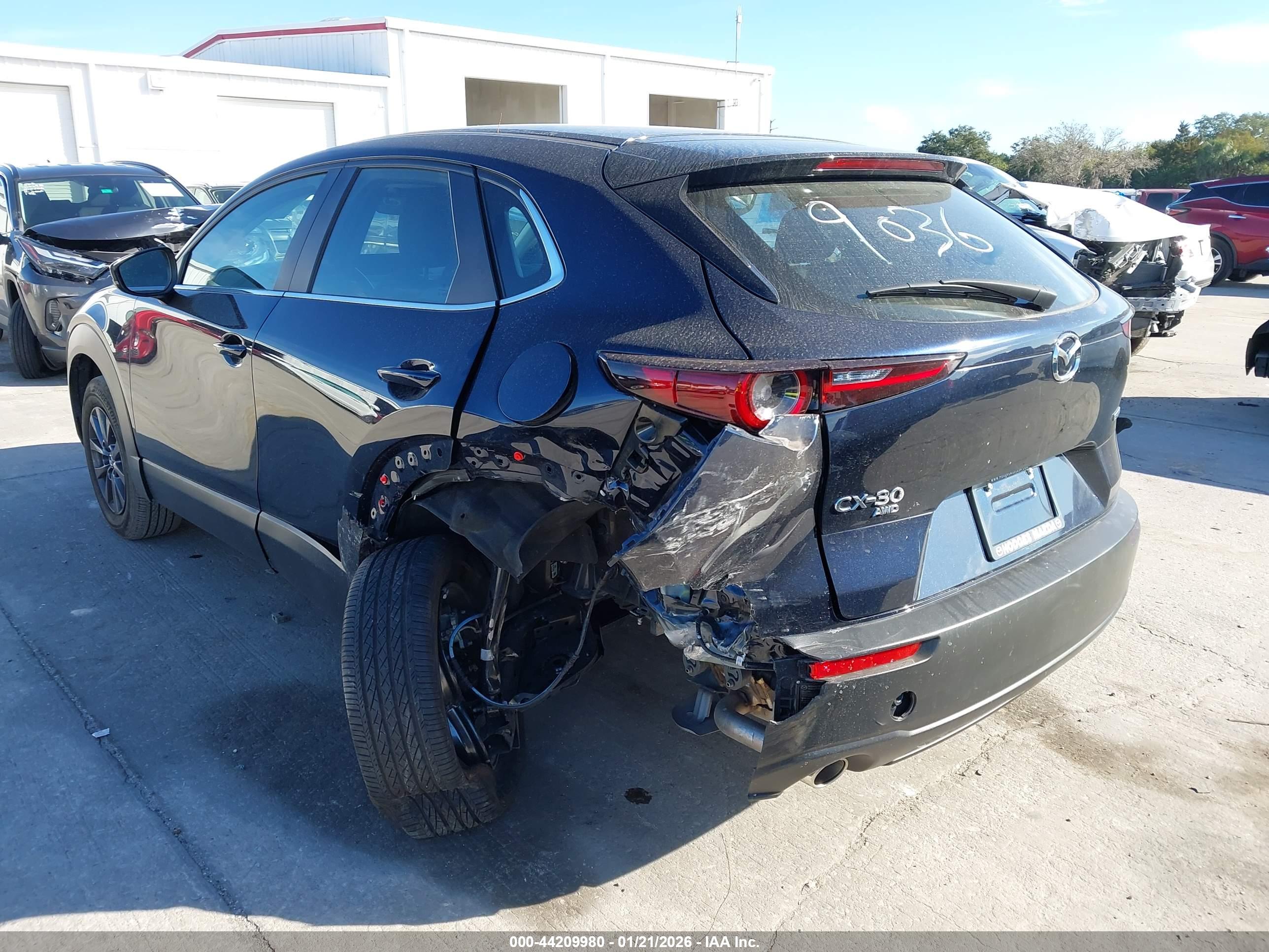 MAZDA CX-30 image 3