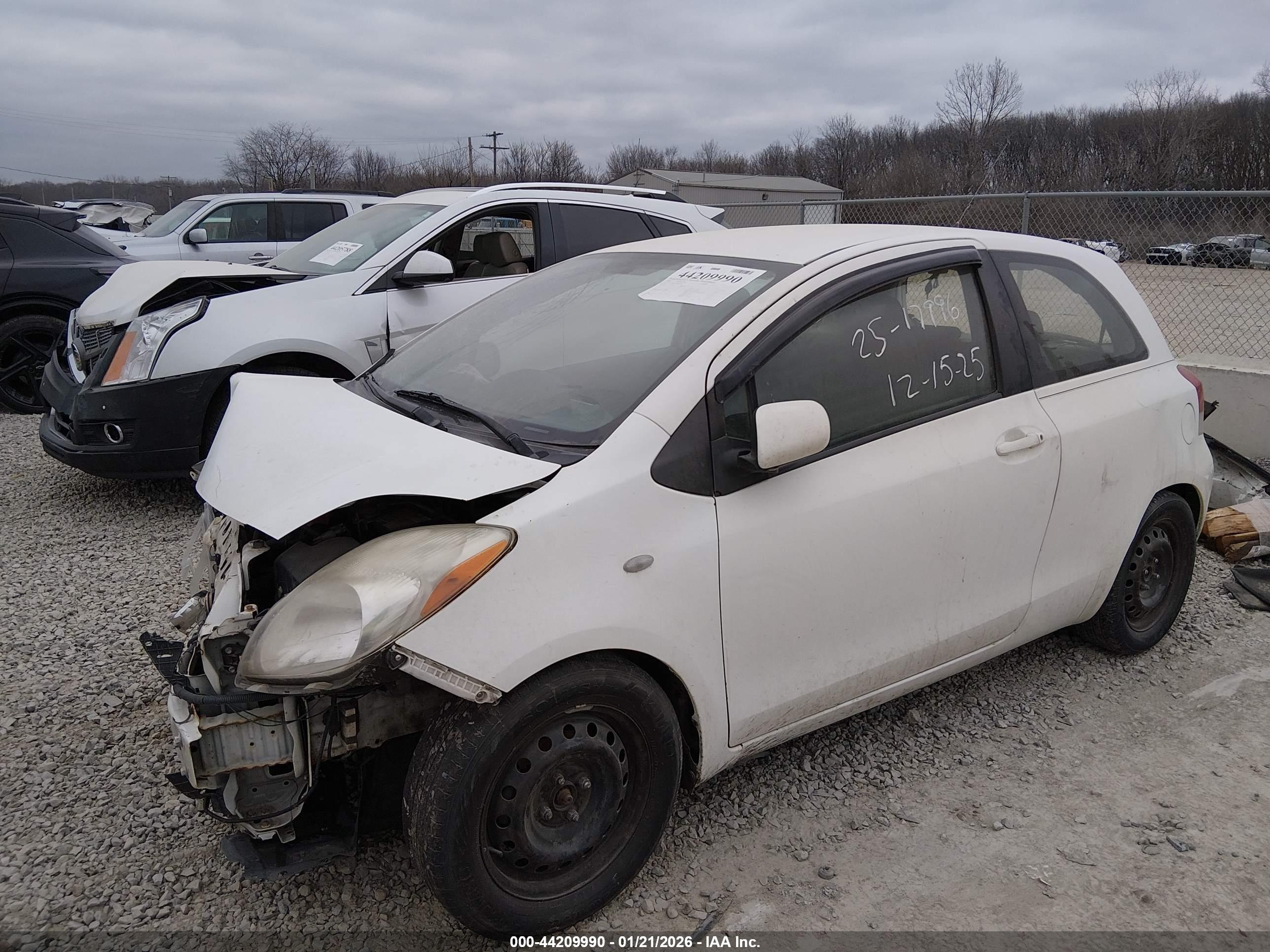 TOYOTA YARIS image 2