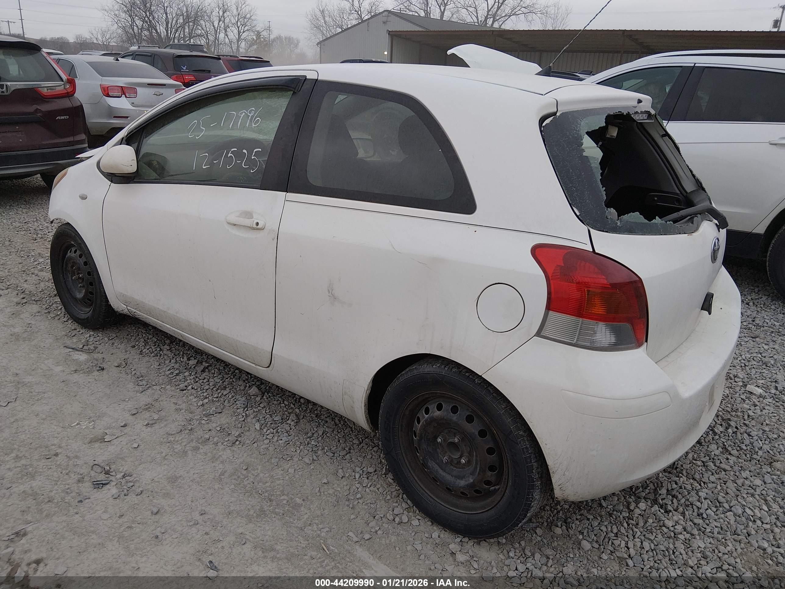 TOYOTA YARIS image 3
