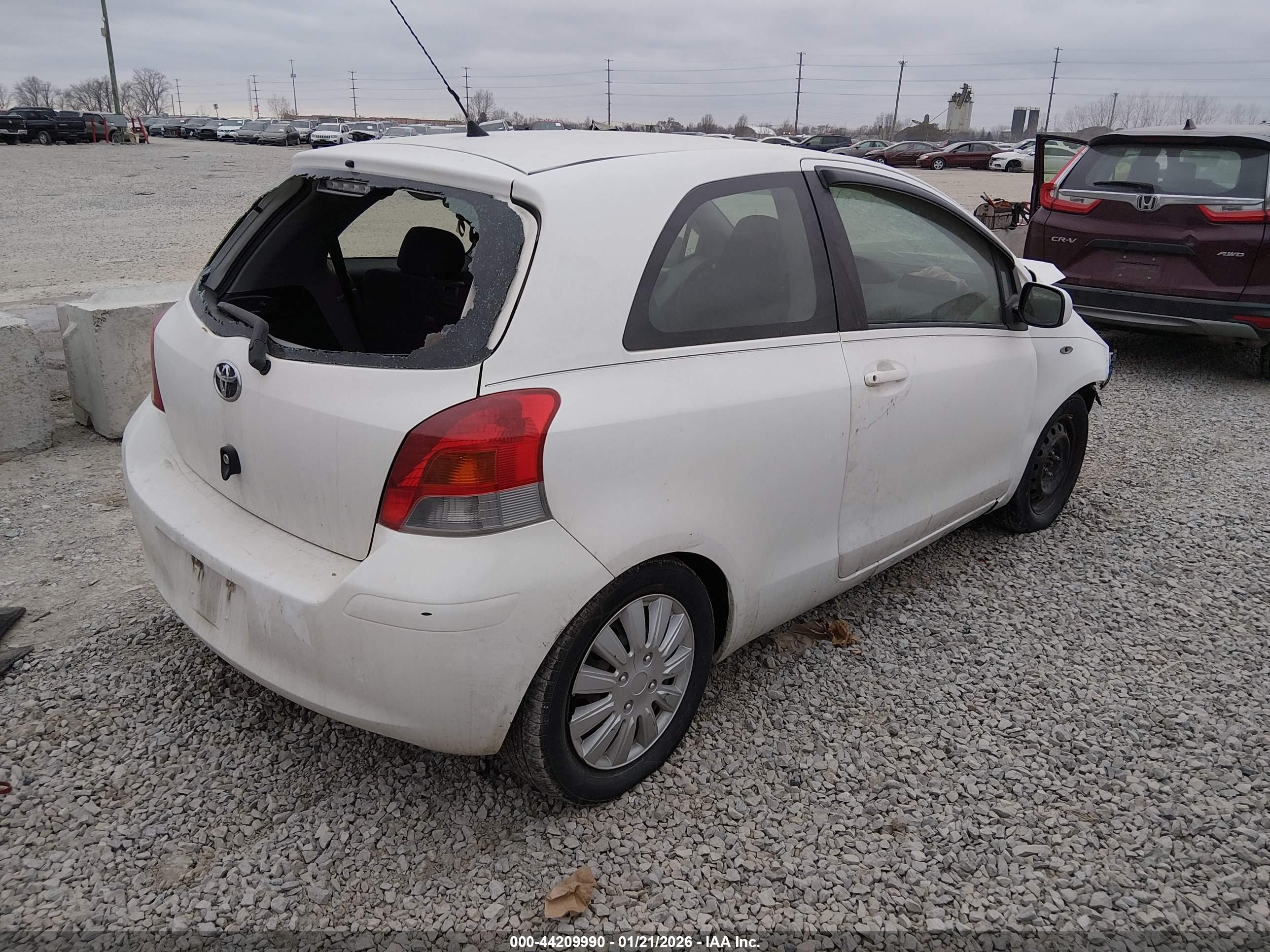 TOYOTA YARIS image 4