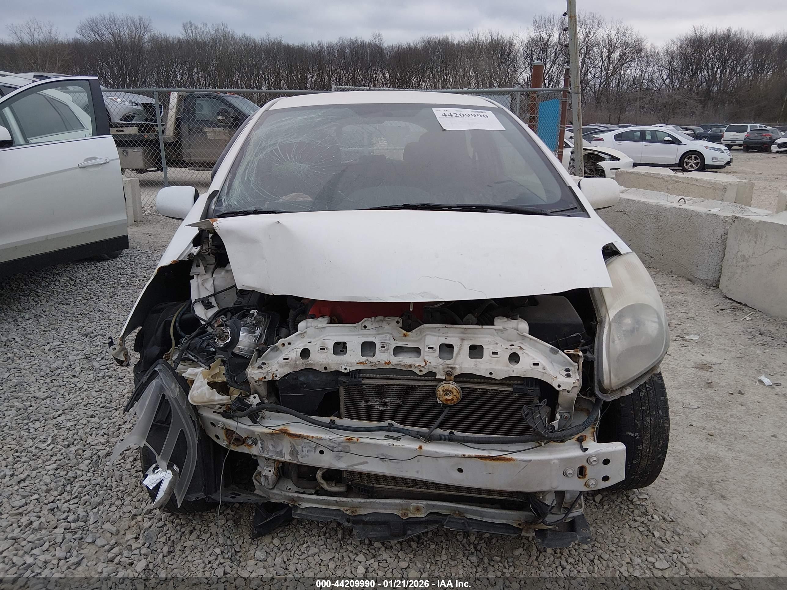 TOYOTA YARIS image 6