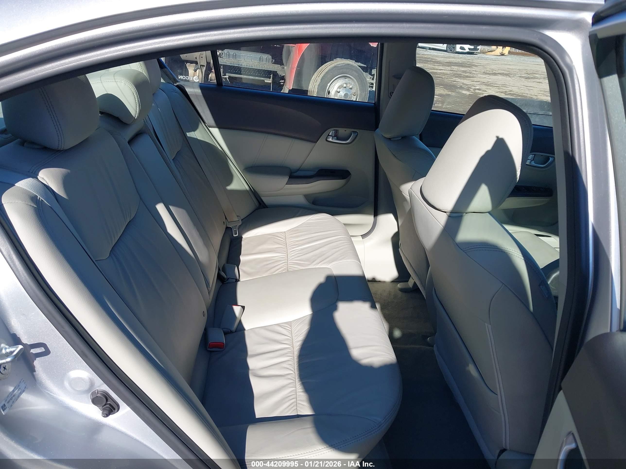 HONDA CIVIC image 8