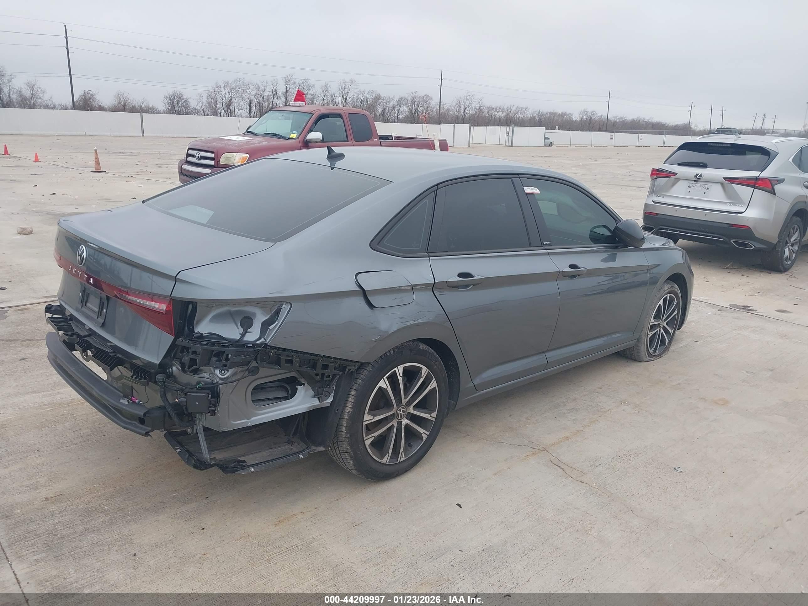VOLKSWAGEN JETTA image 4
