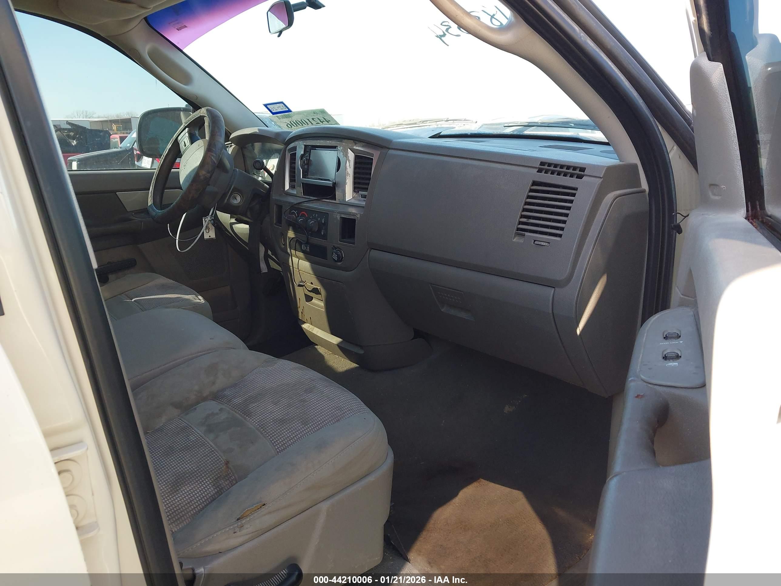 DODGE RAM image 5