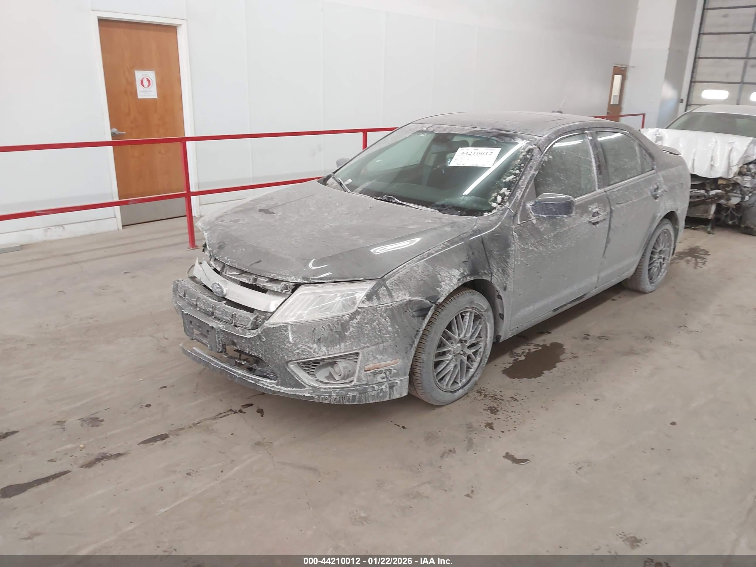 FORD FUSION image 2