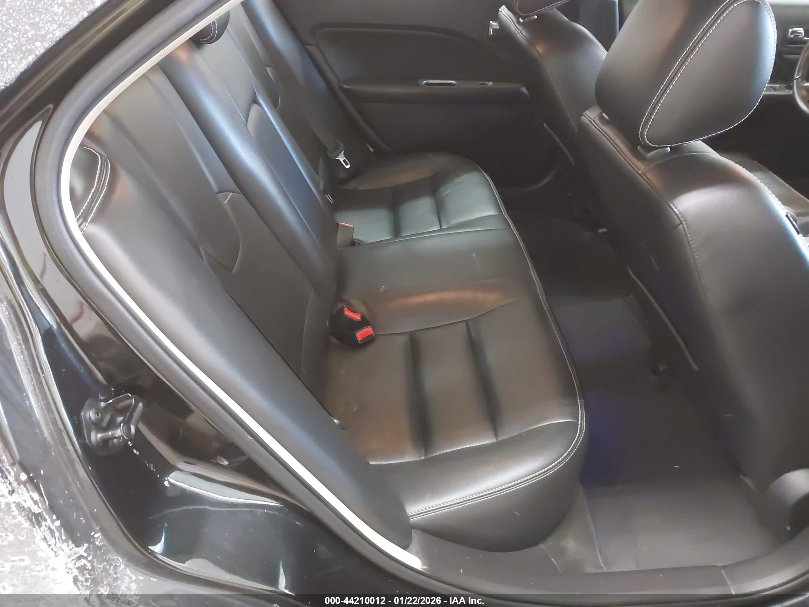 FORD FUSION image 8