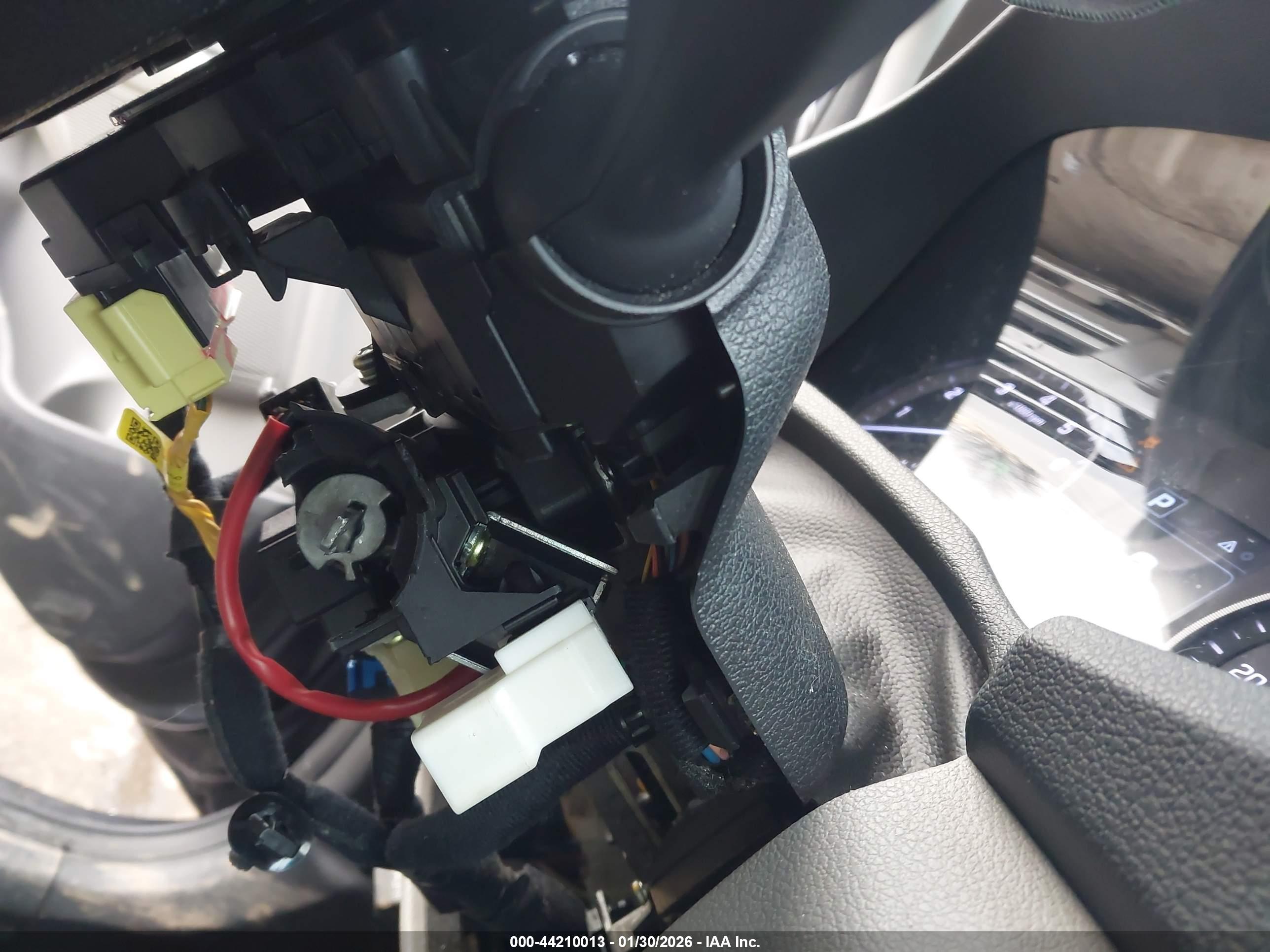 HYUNDAI TUCSON image 6