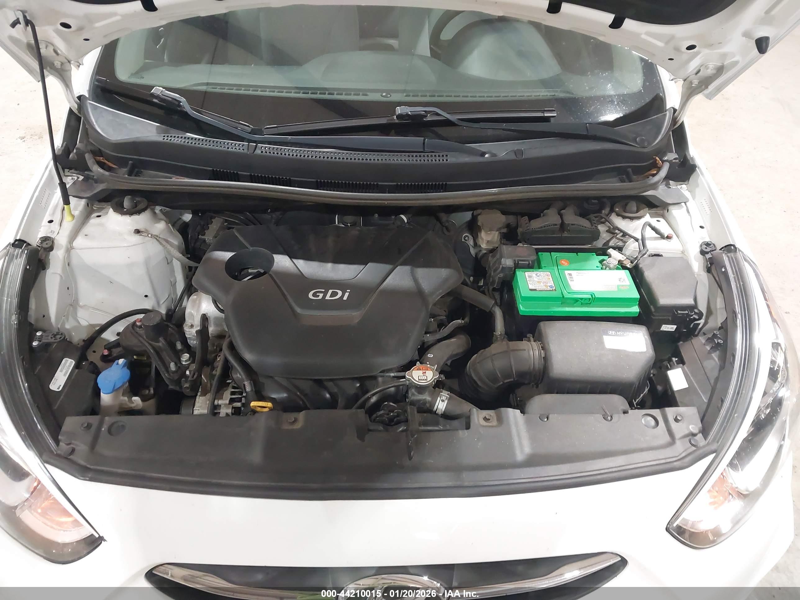HYUNDAI ACCENT image 10