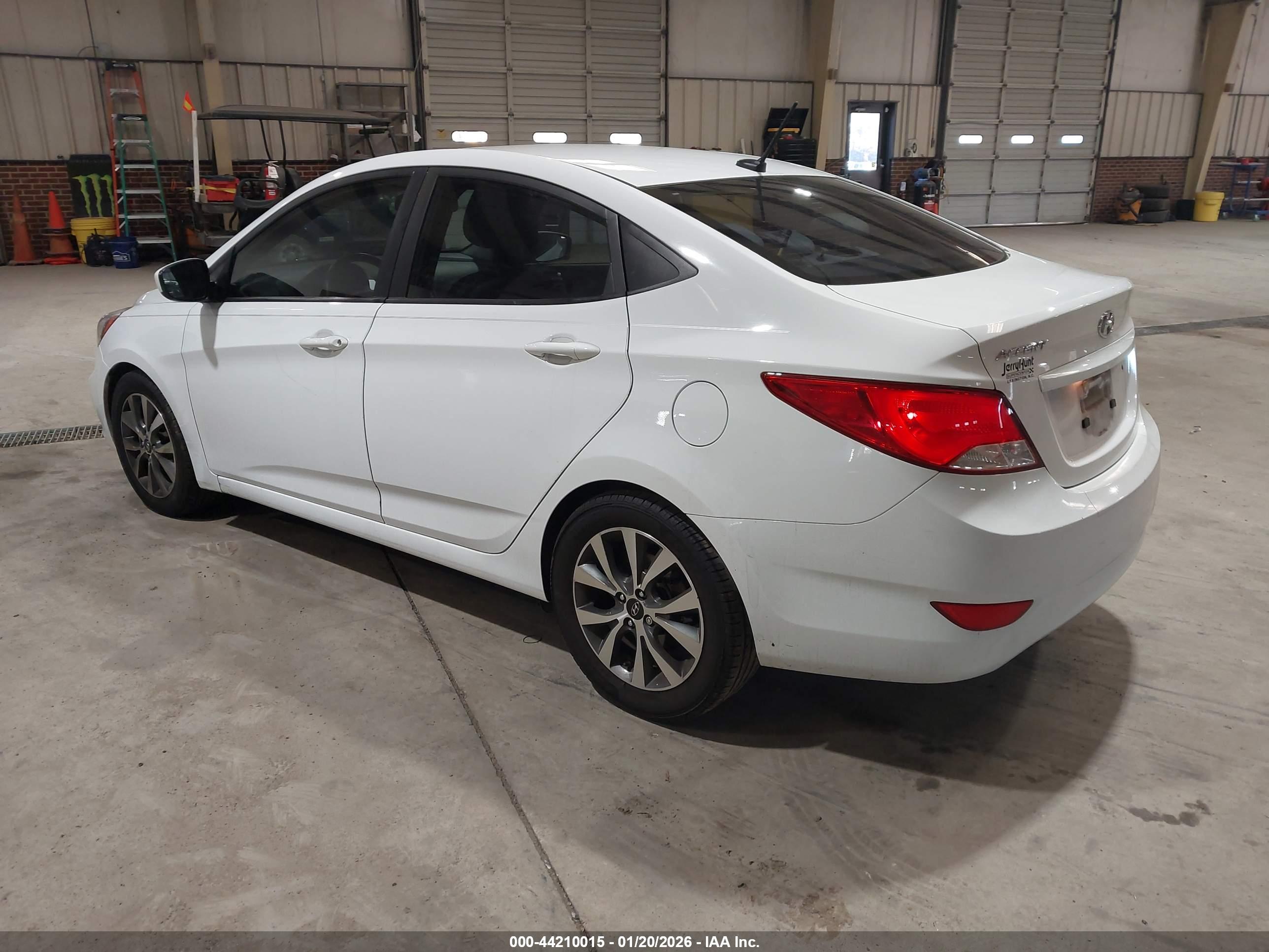 HYUNDAI ACCENT image 3