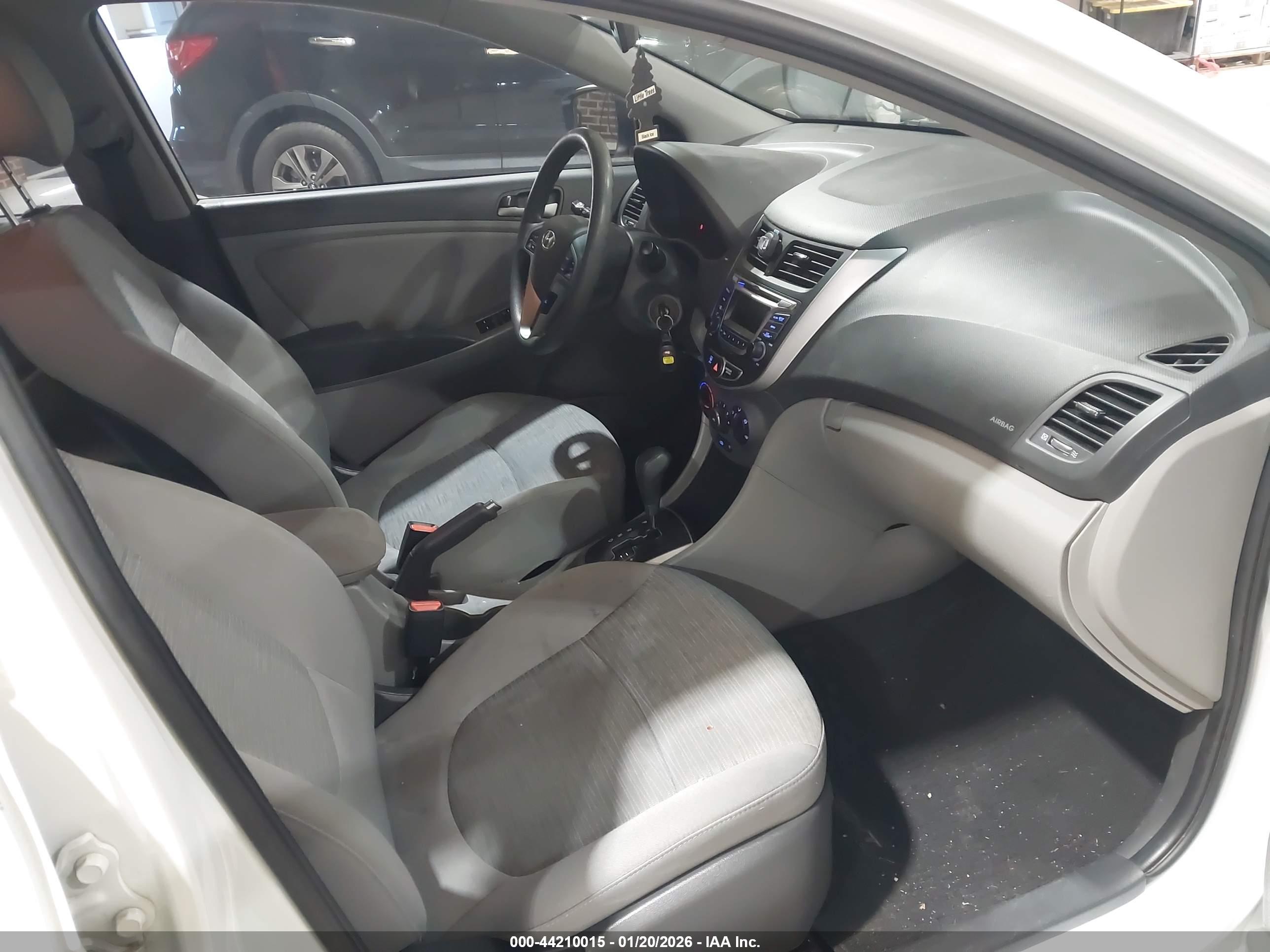 HYUNDAI ACCENT image 5