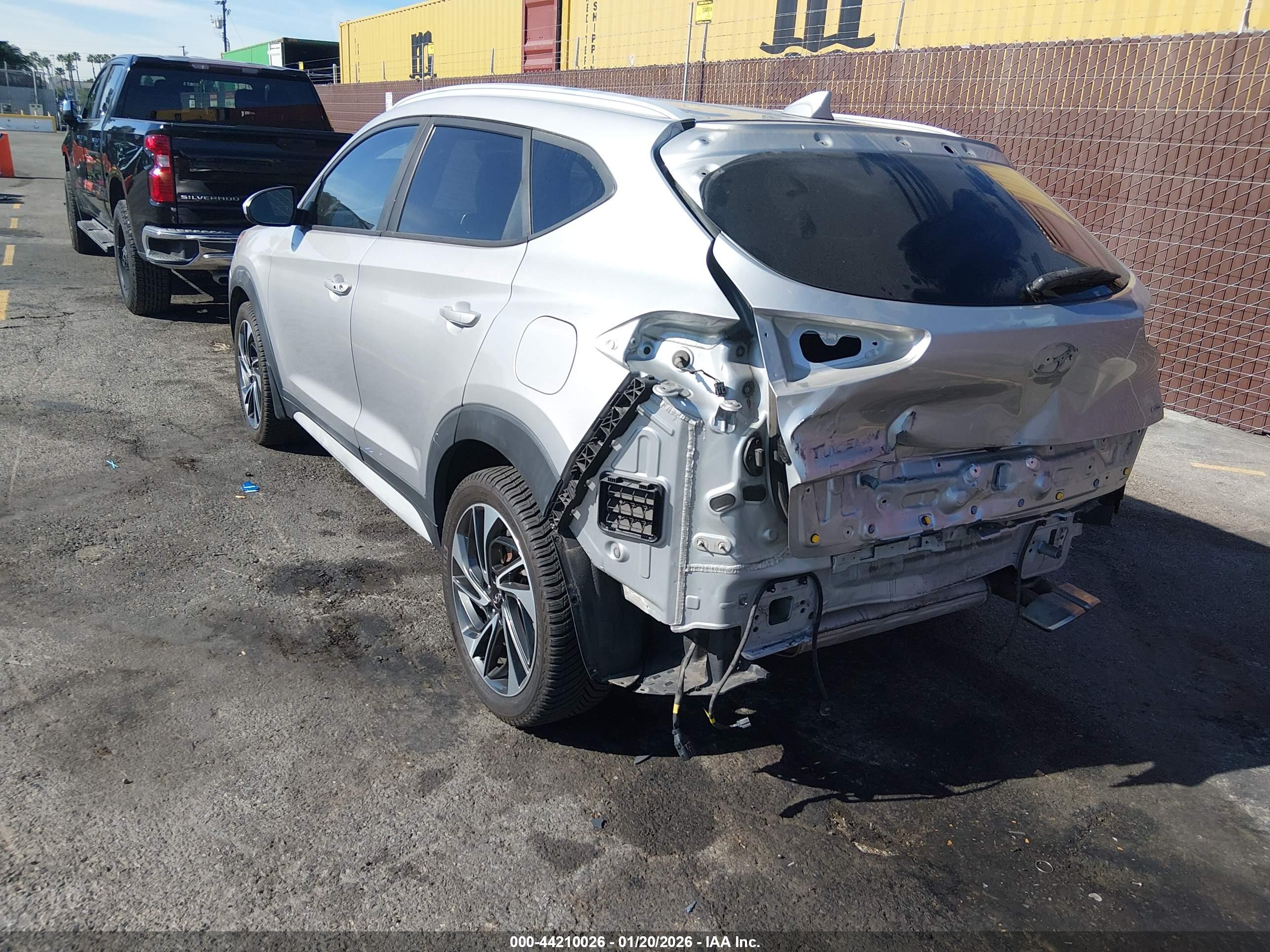 HYUNDAI TUCSON image 3