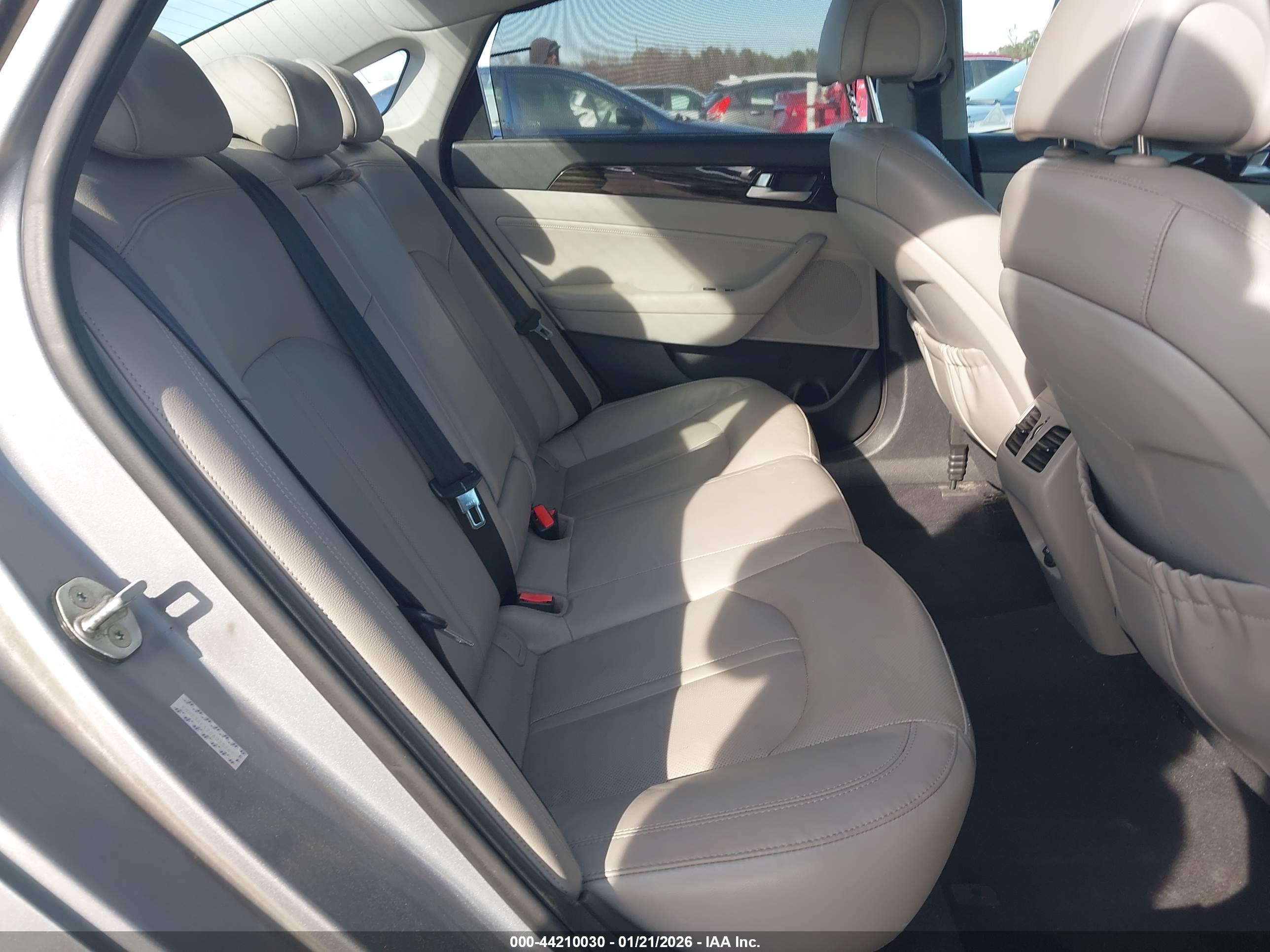HYUNDAI SONATA image 8