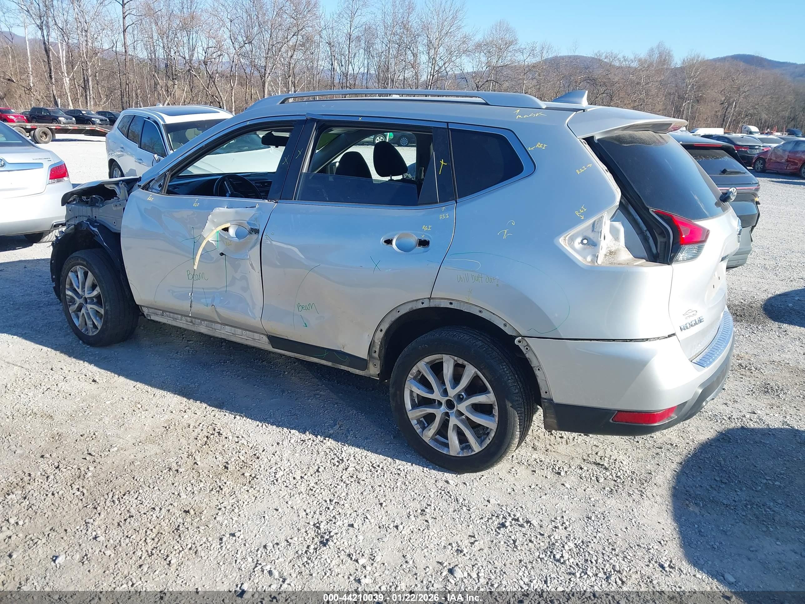 NISSAN ROGUE image 3