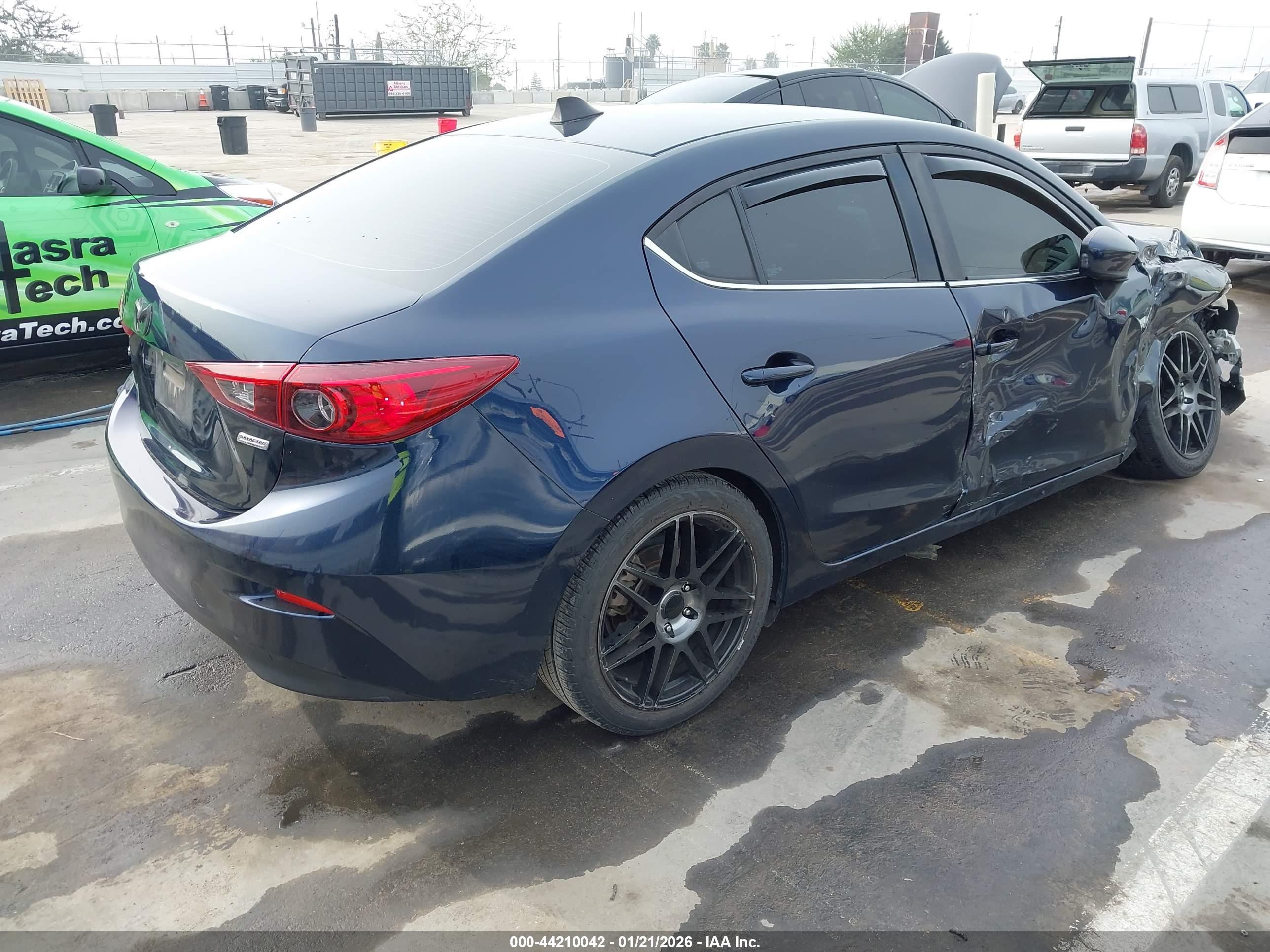 MAZDA MAZDA3 image 4