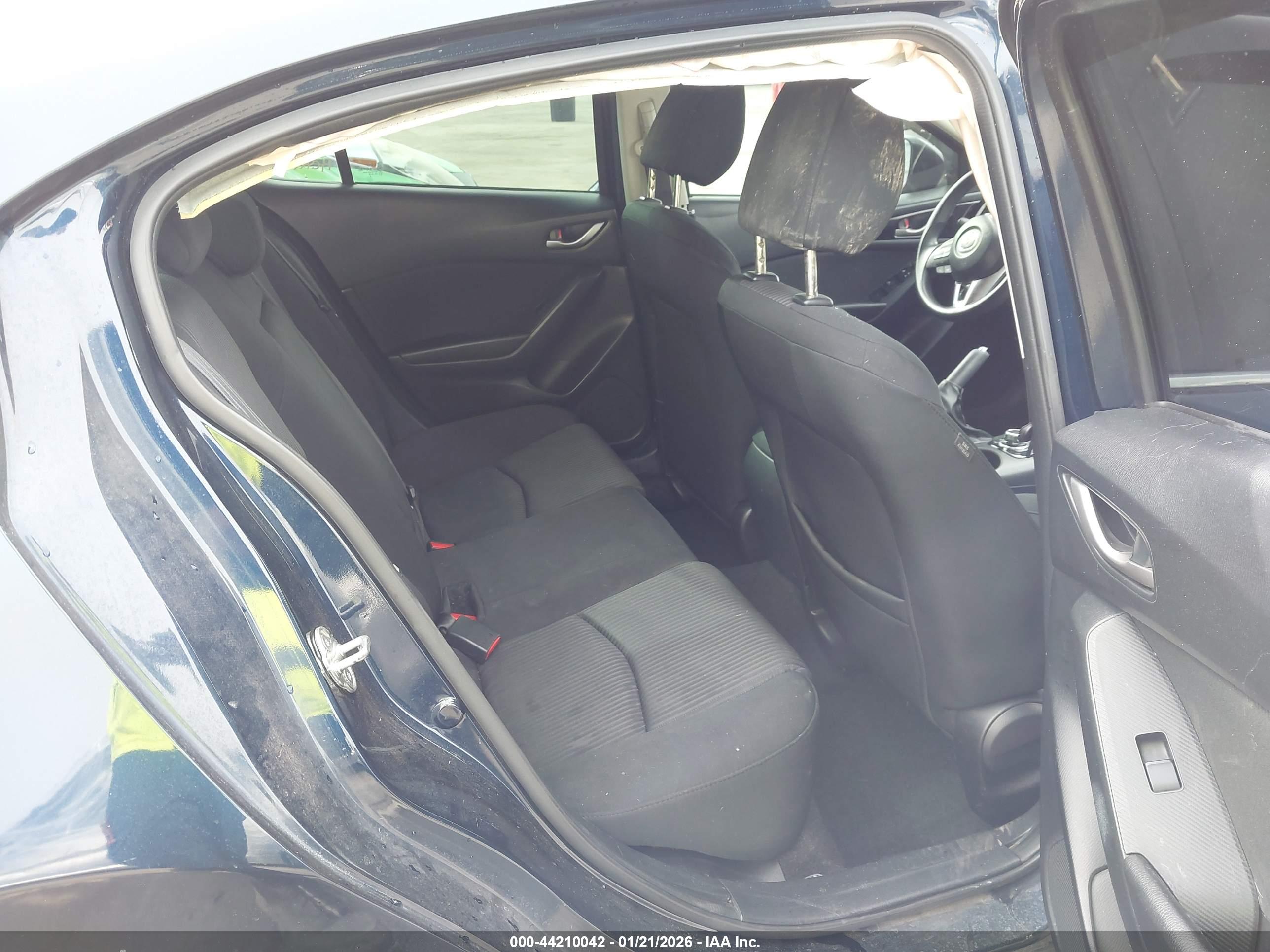MAZDA MAZDA3 image 8
