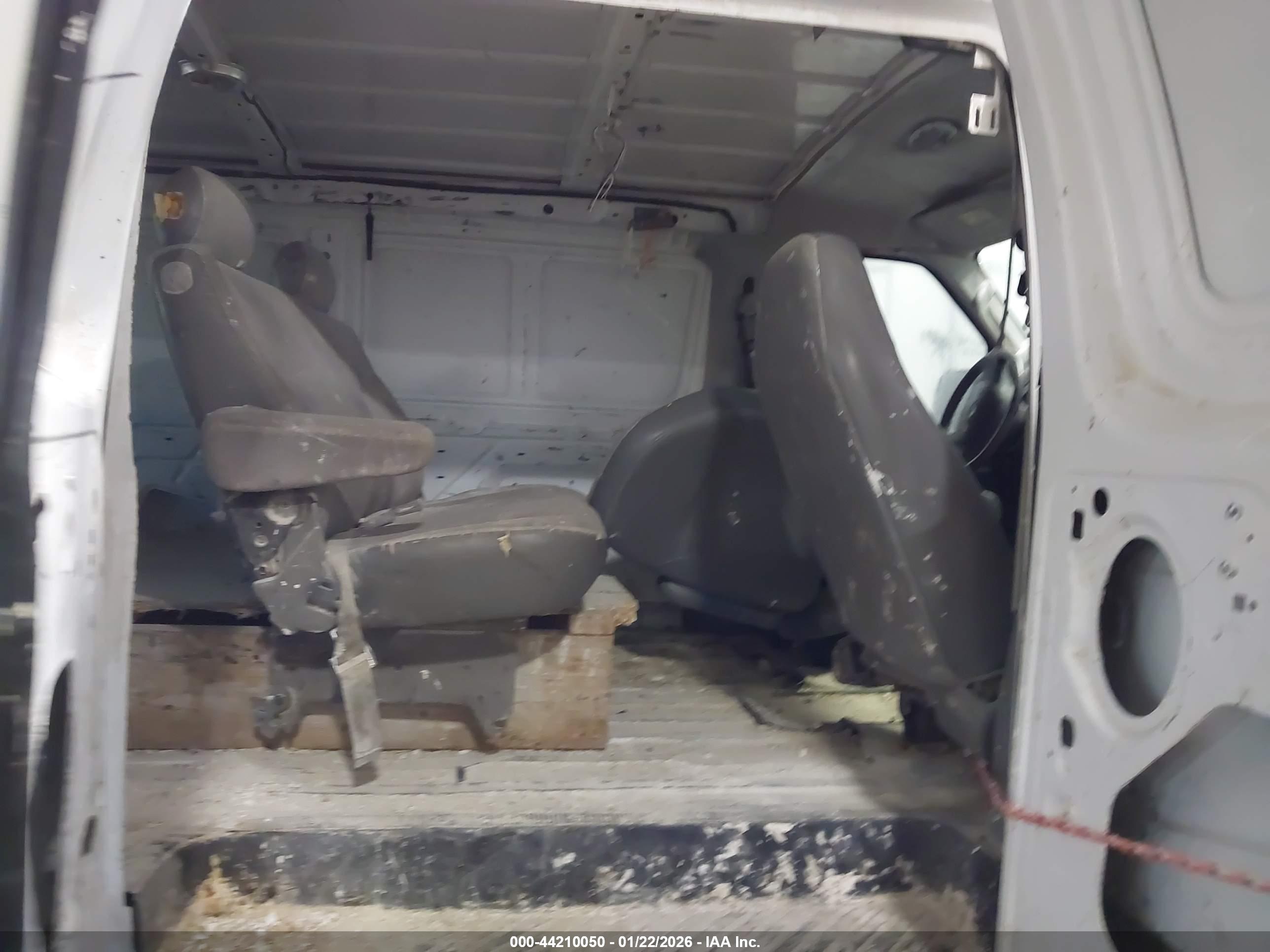FORD E-350 image 8