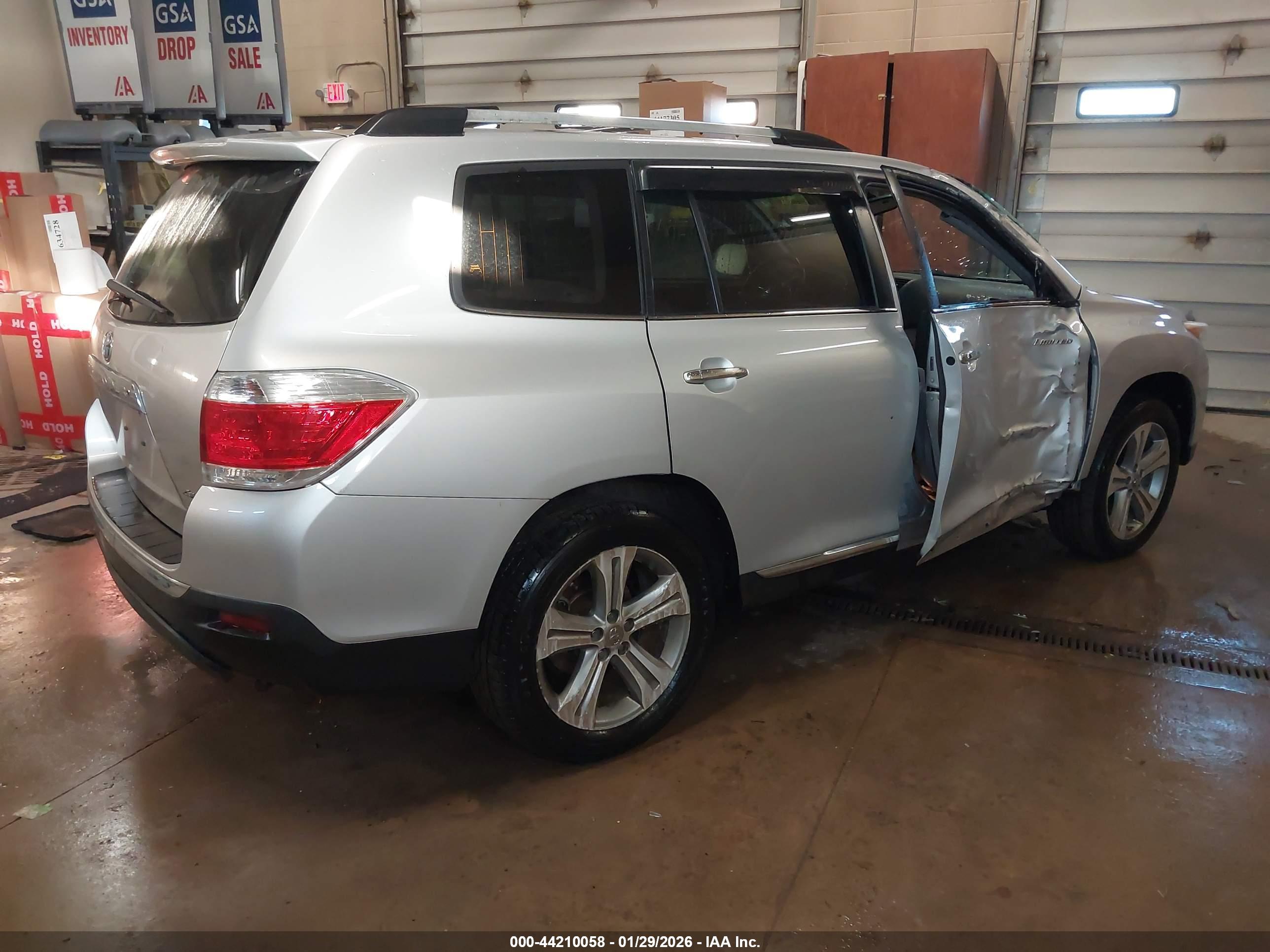 TOYOTA HIGHLANDER image 4