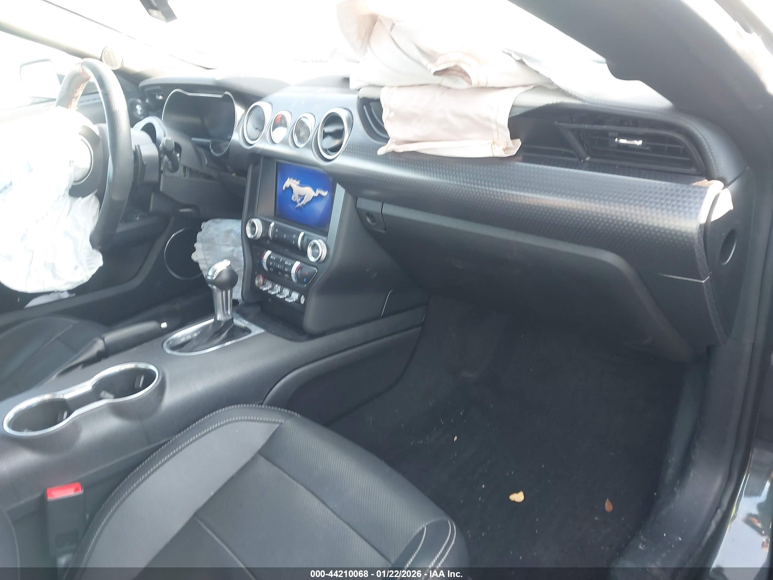 FORD MUSTANG image 5