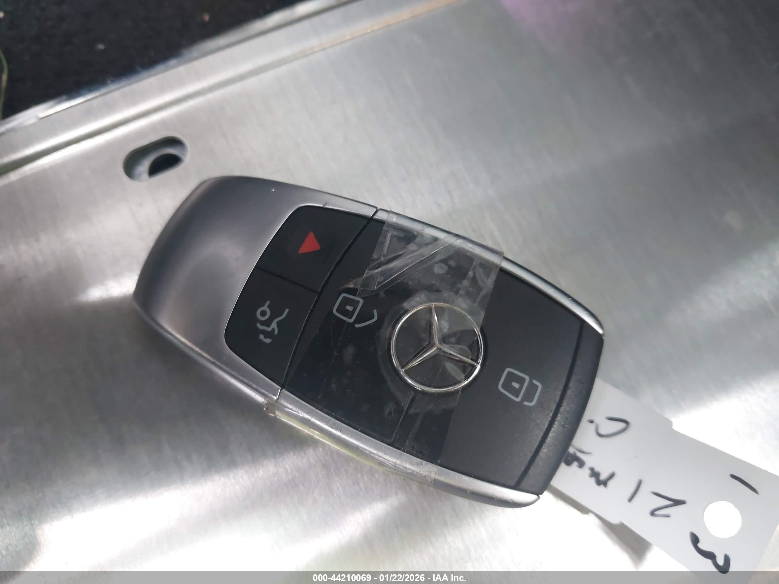 MERCEDES-BENZ C image 11