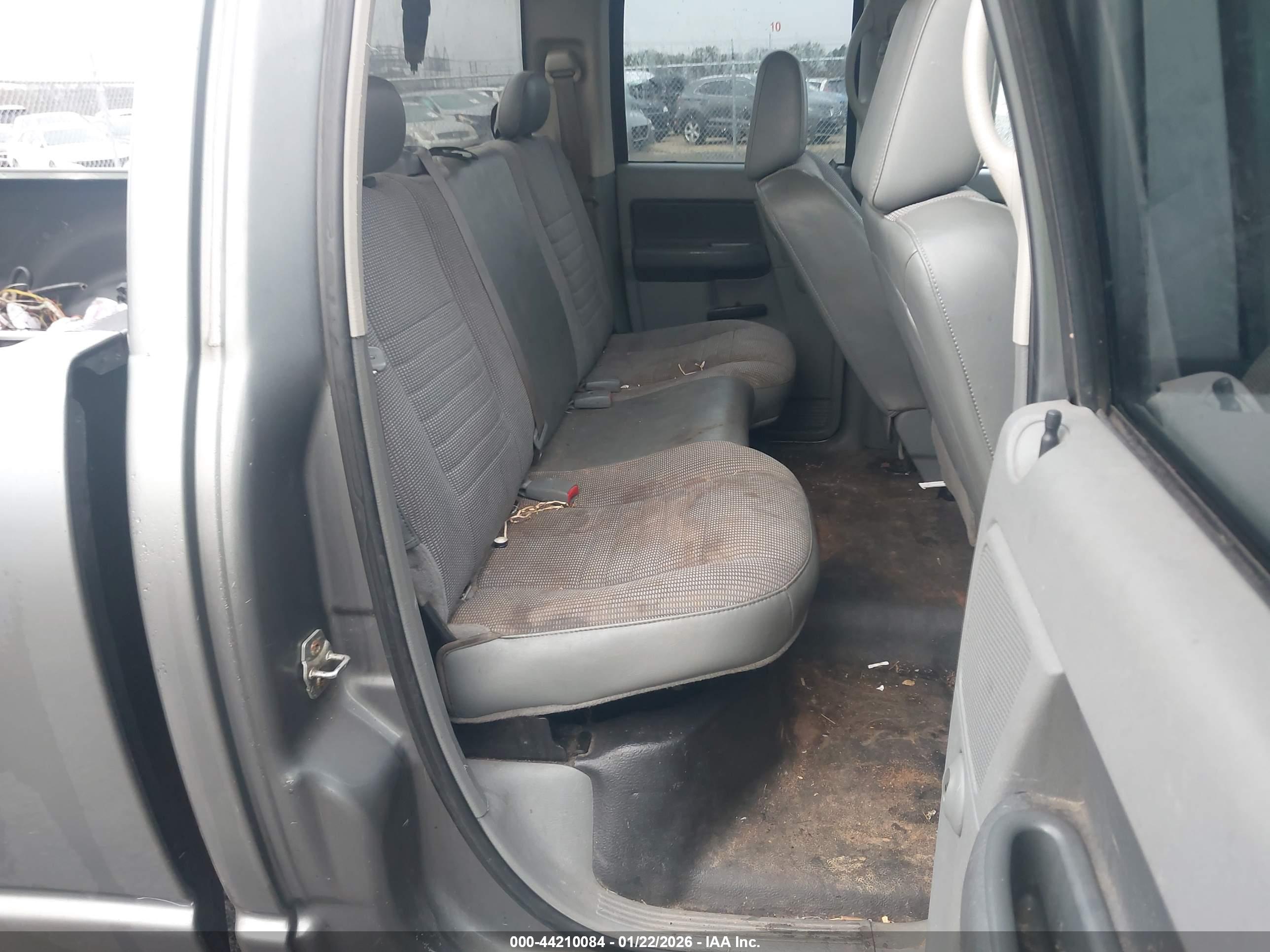 DODGE RAM image 8