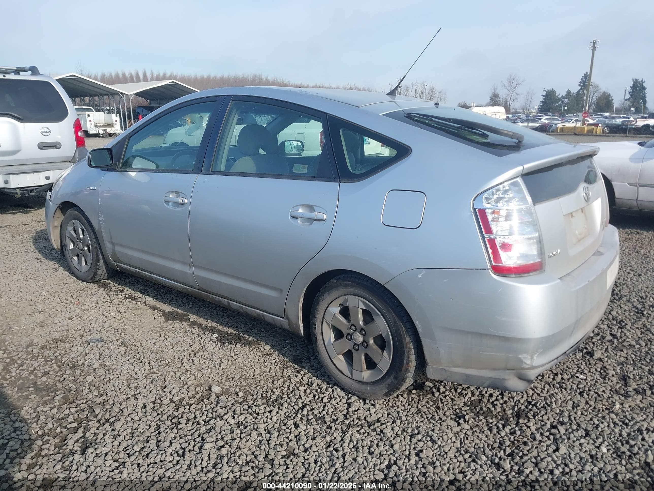 TOYOTA PRIUS image 3