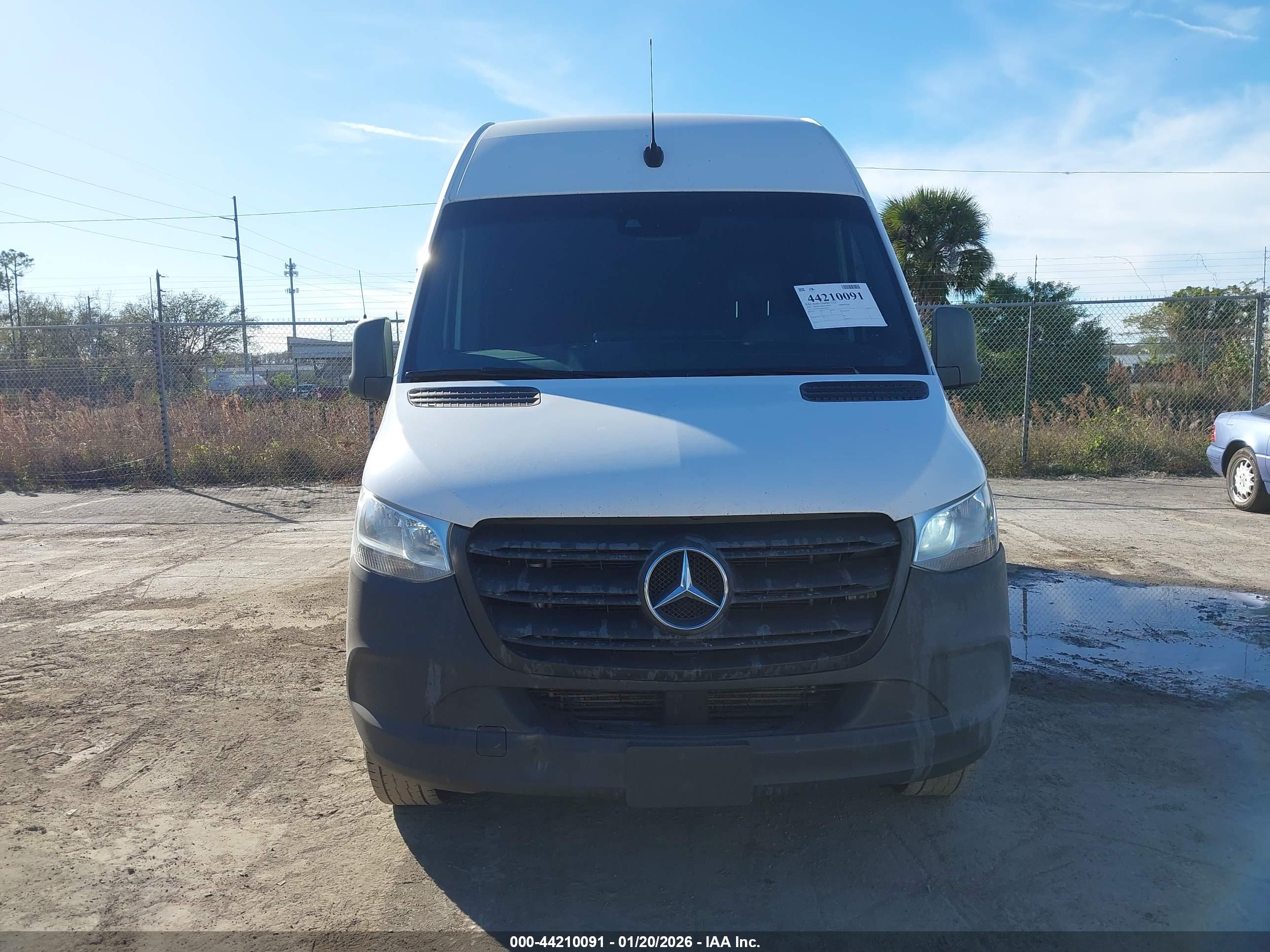 MERCEDES-BENZ SPRINTER image 6