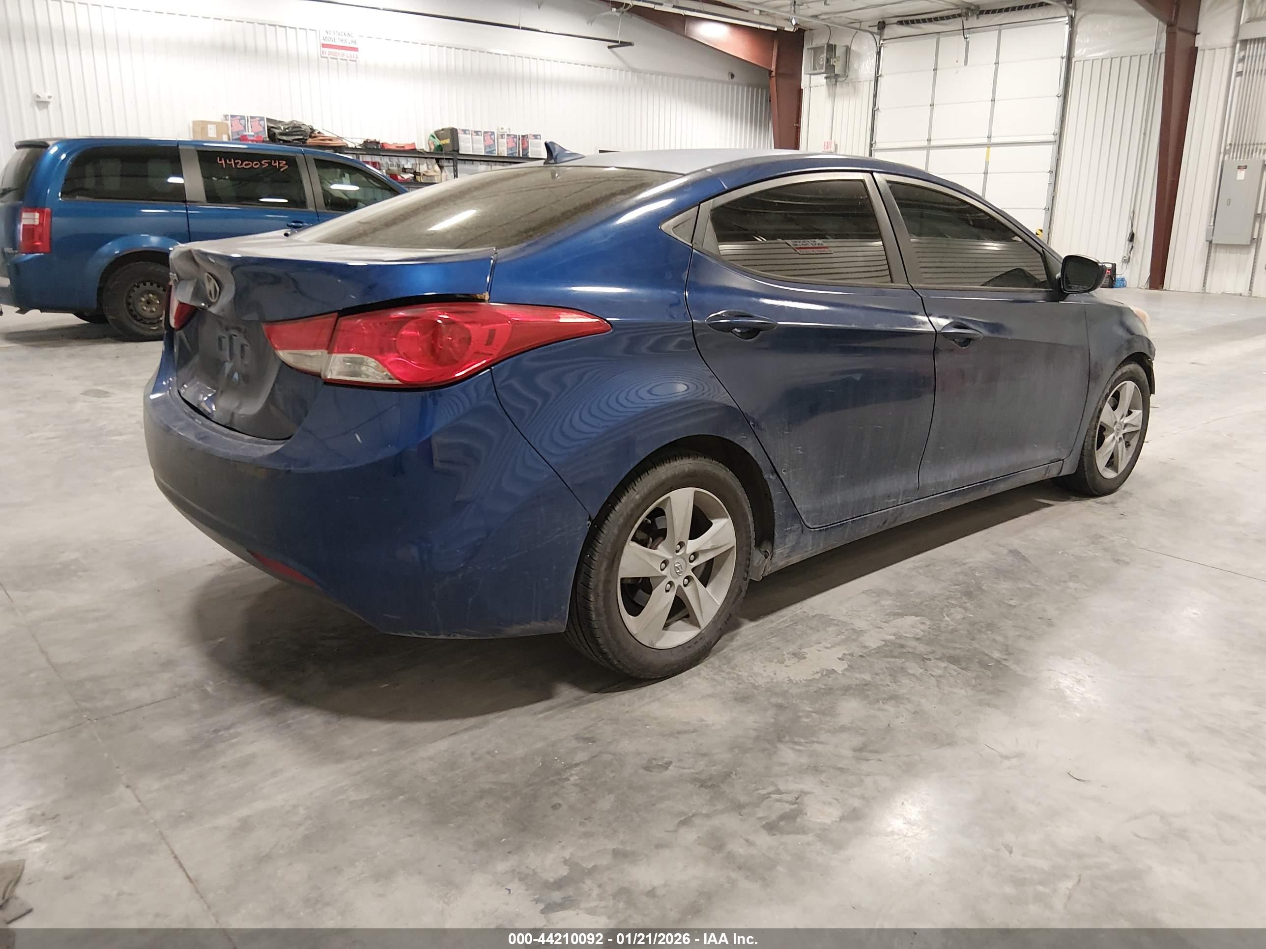 HYUNDAI ELANTRA image 4