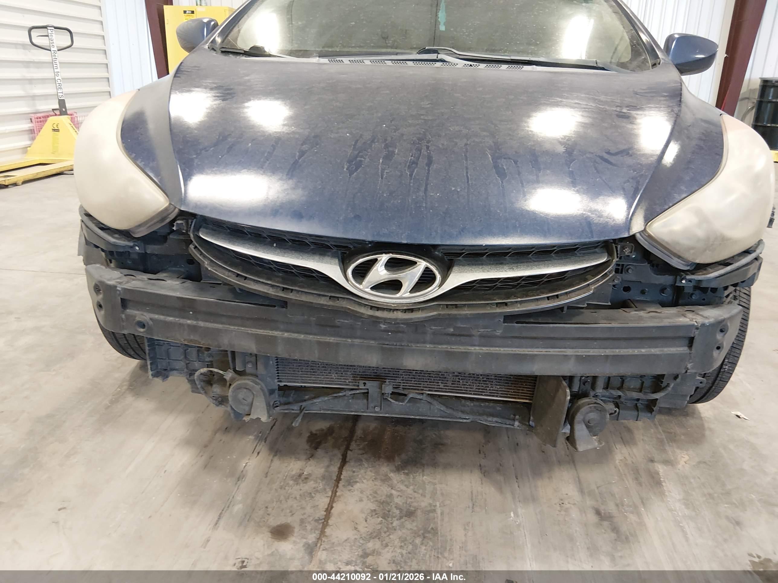 HYUNDAI ELANTRA image 6