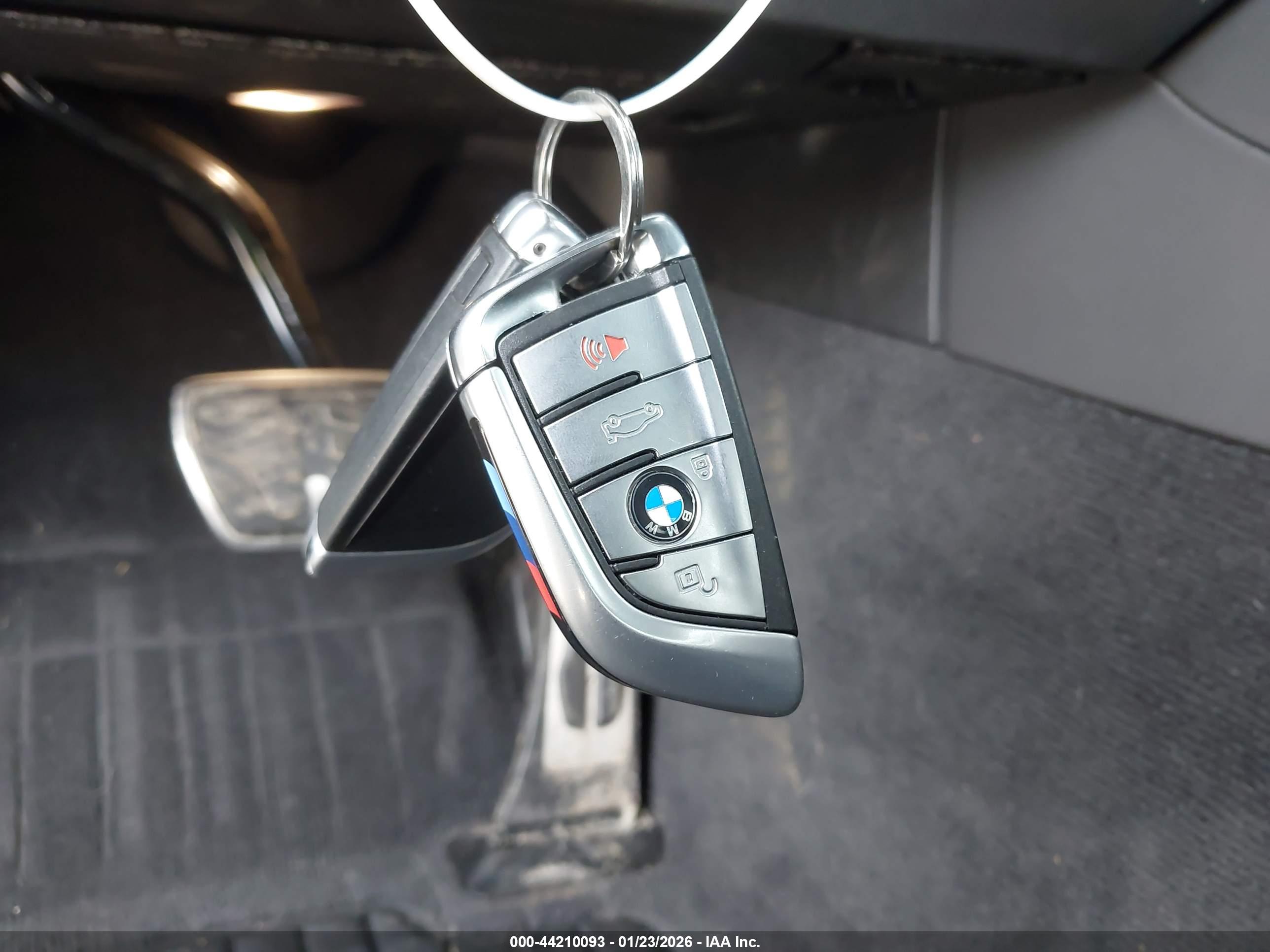 BMW M550I image 11