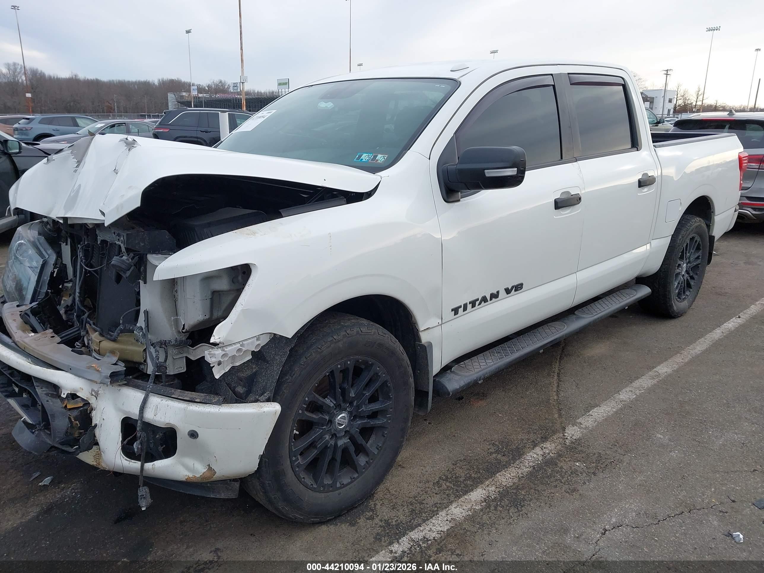 NISSAN TITAN image 2