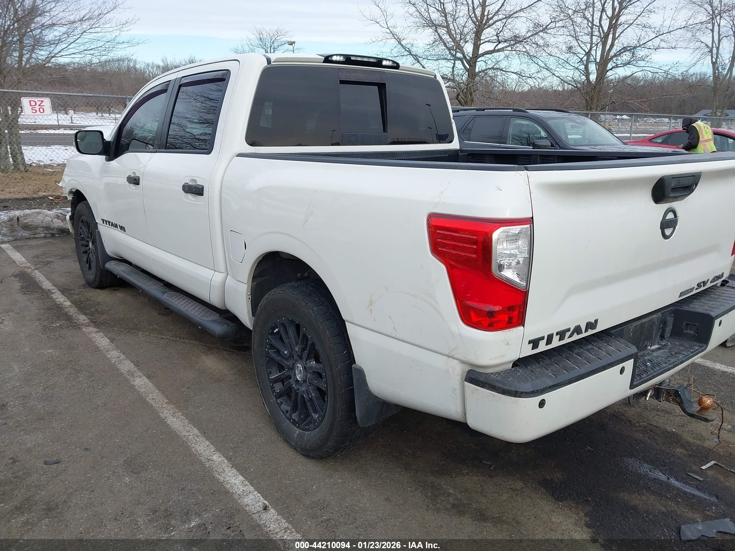 NISSAN TITAN image 3