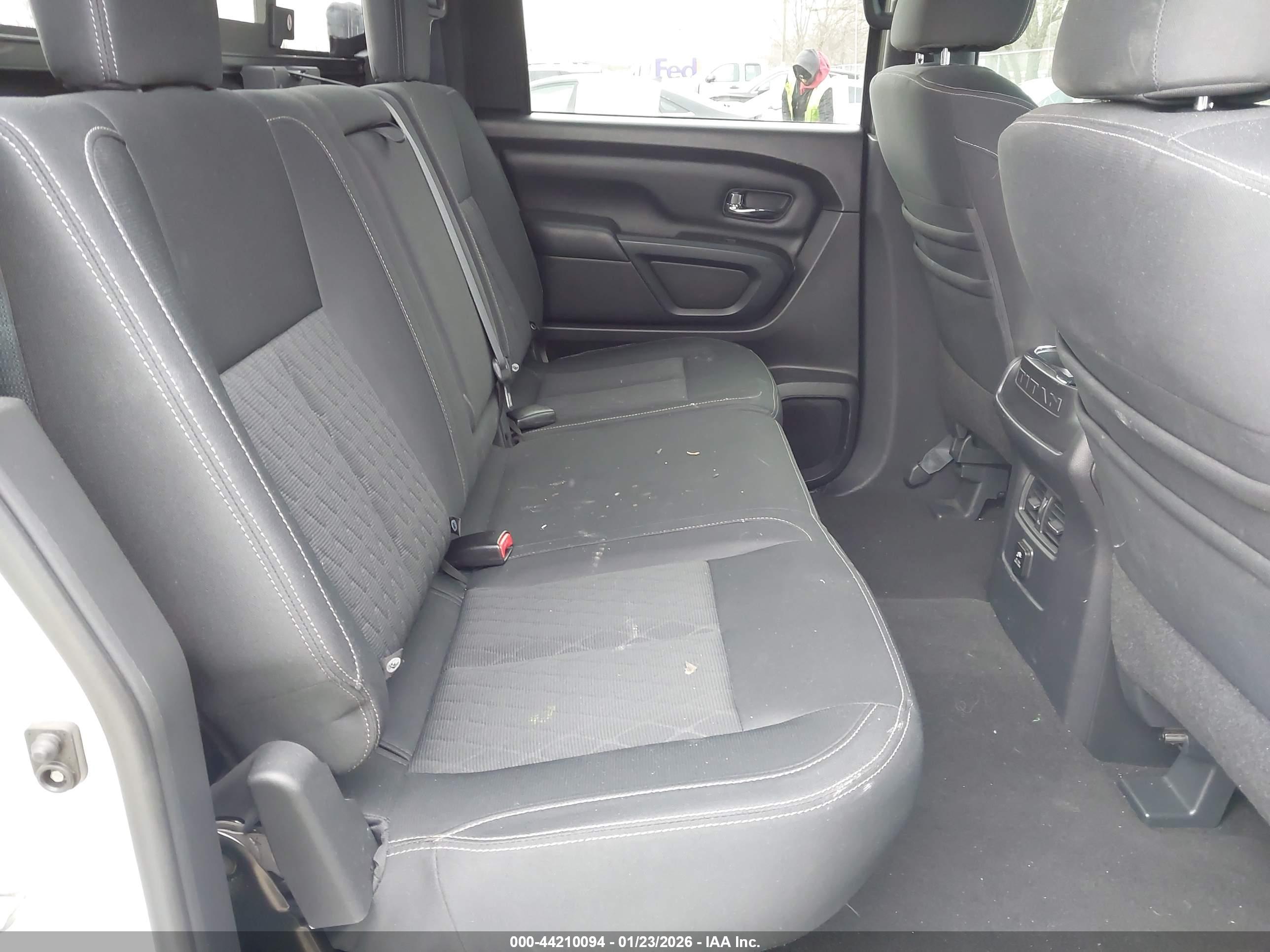 NISSAN TITAN image 8