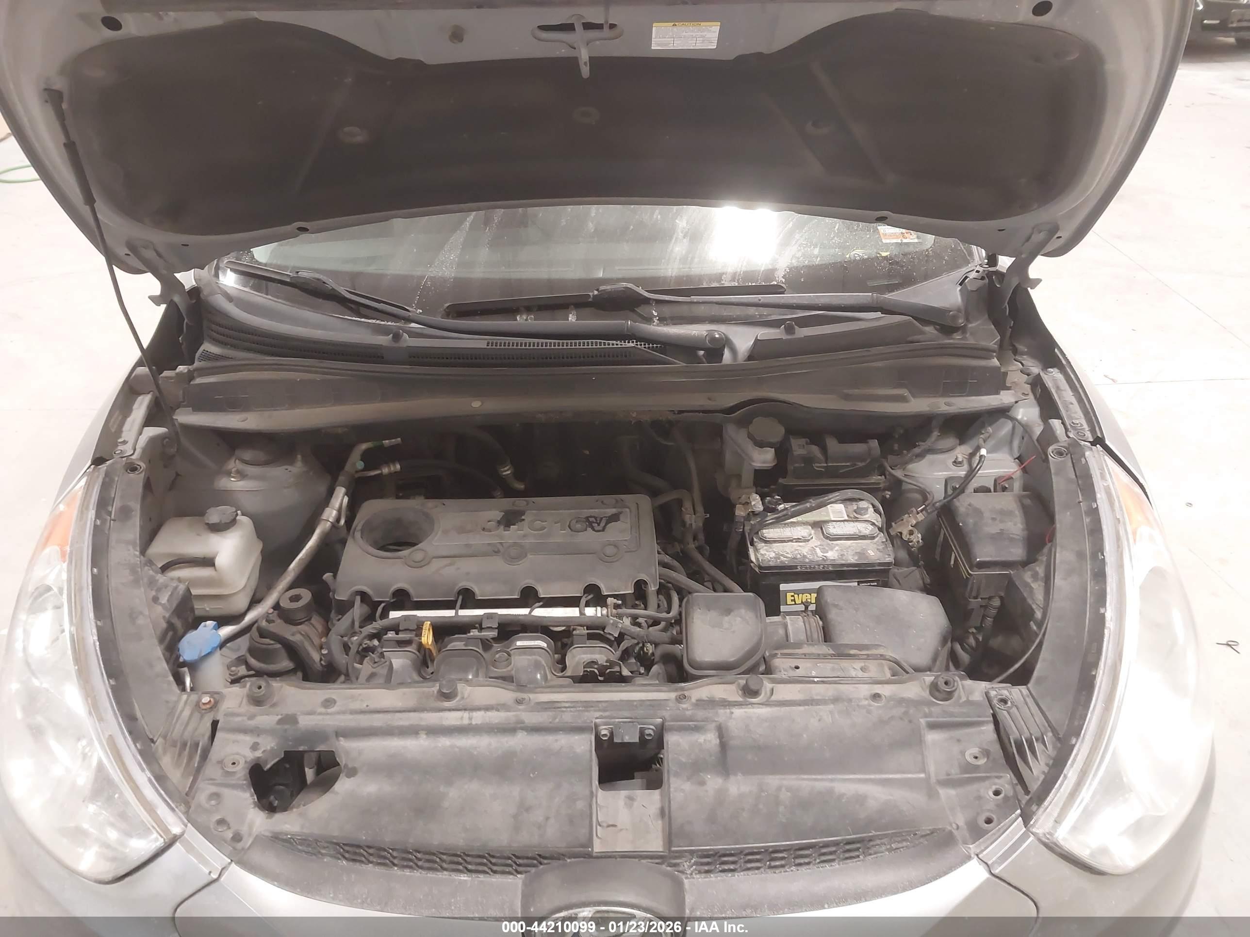 HYUNDAI TUCSON image 10