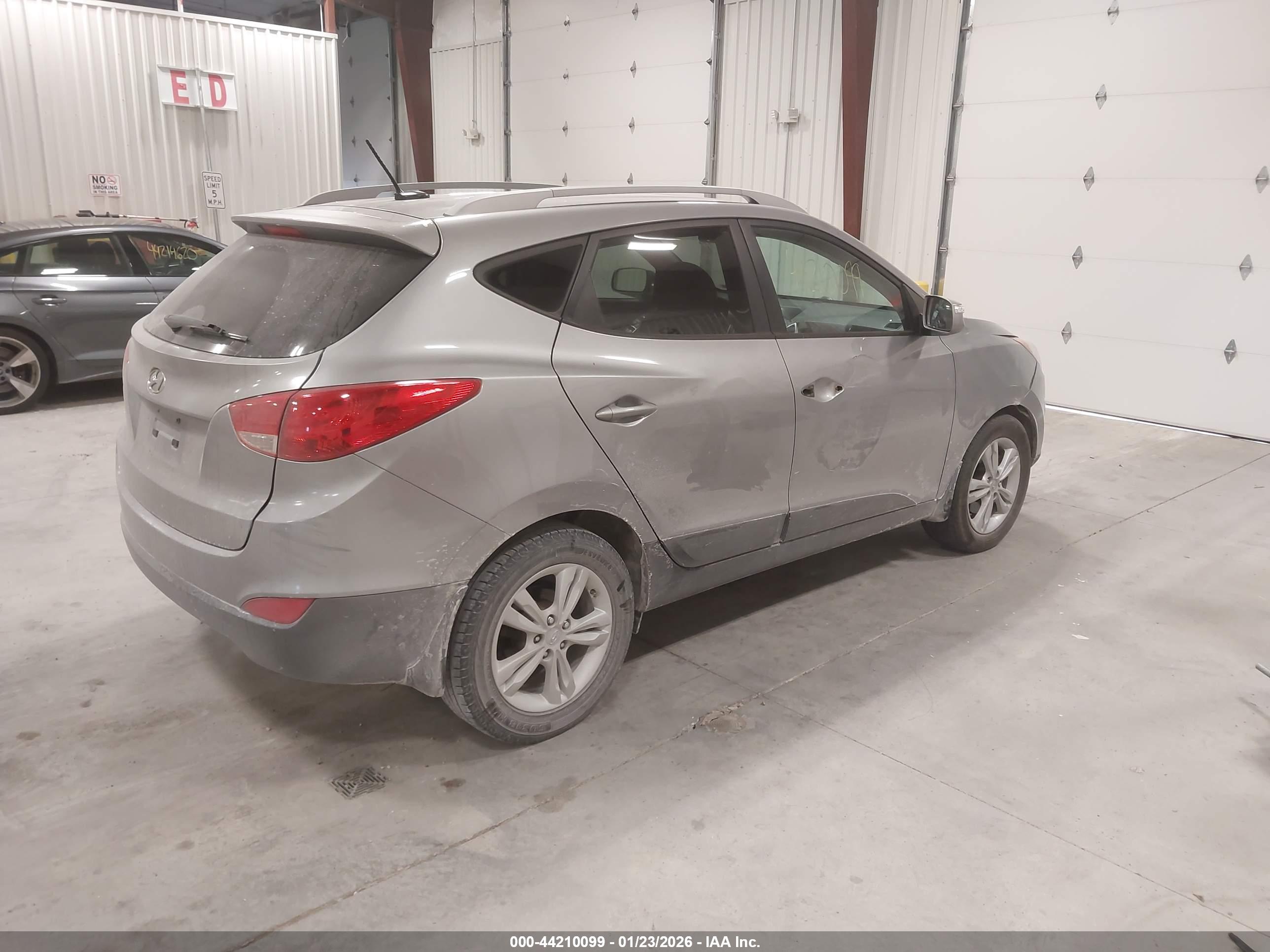 HYUNDAI TUCSON image 4