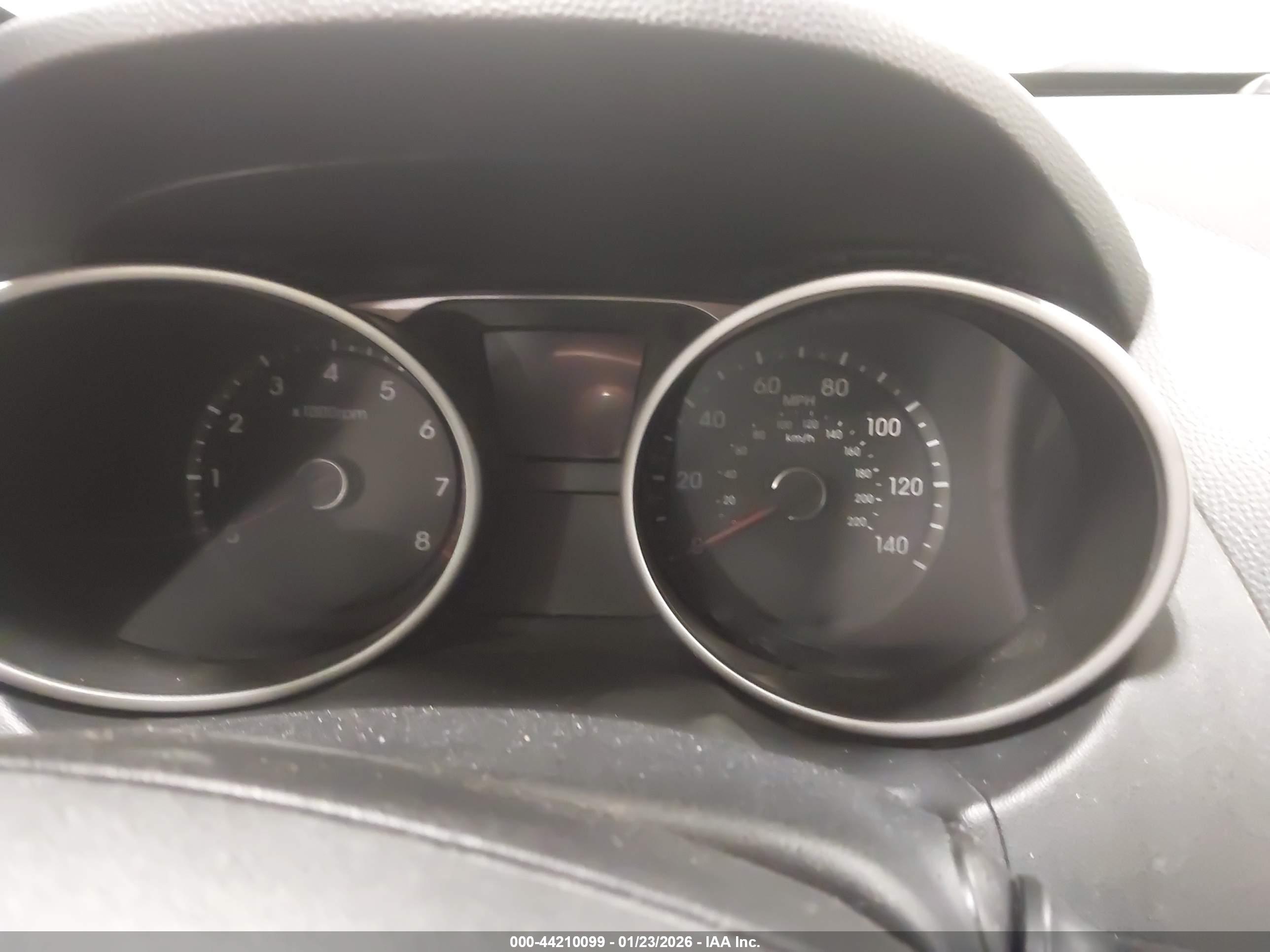 HYUNDAI TUCSON image 7