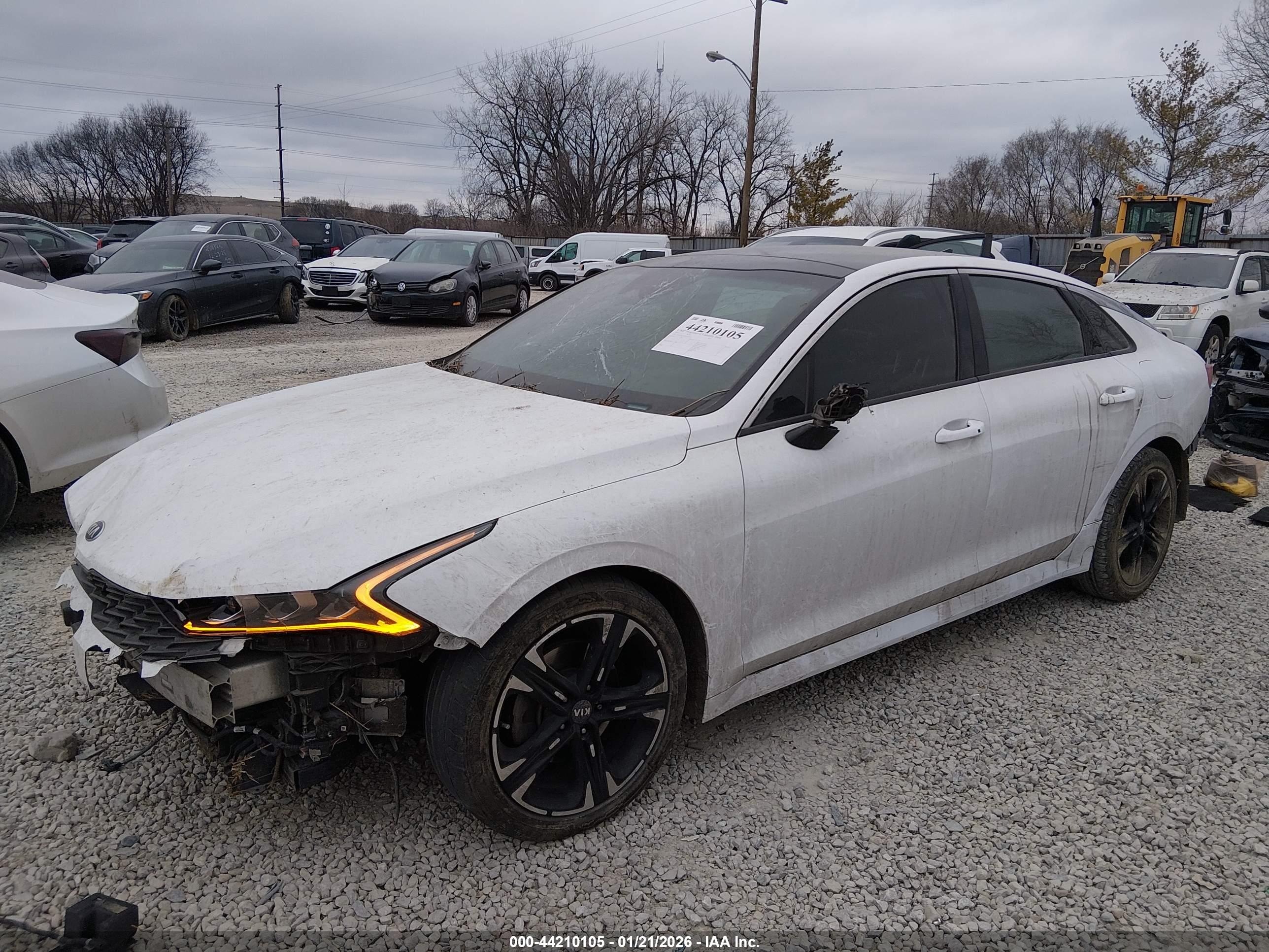 KIA K5 image 2