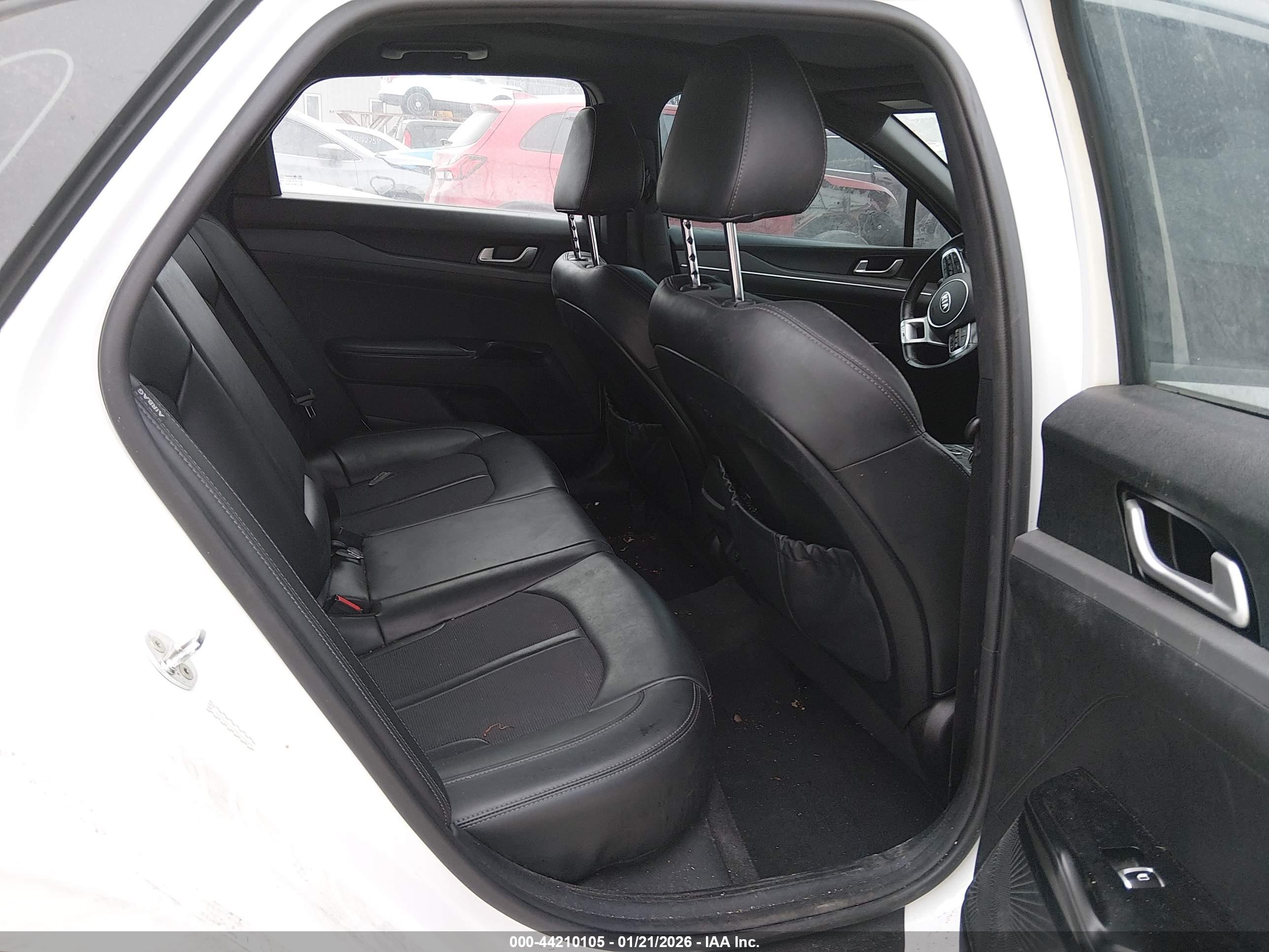KIA K5 image 8
