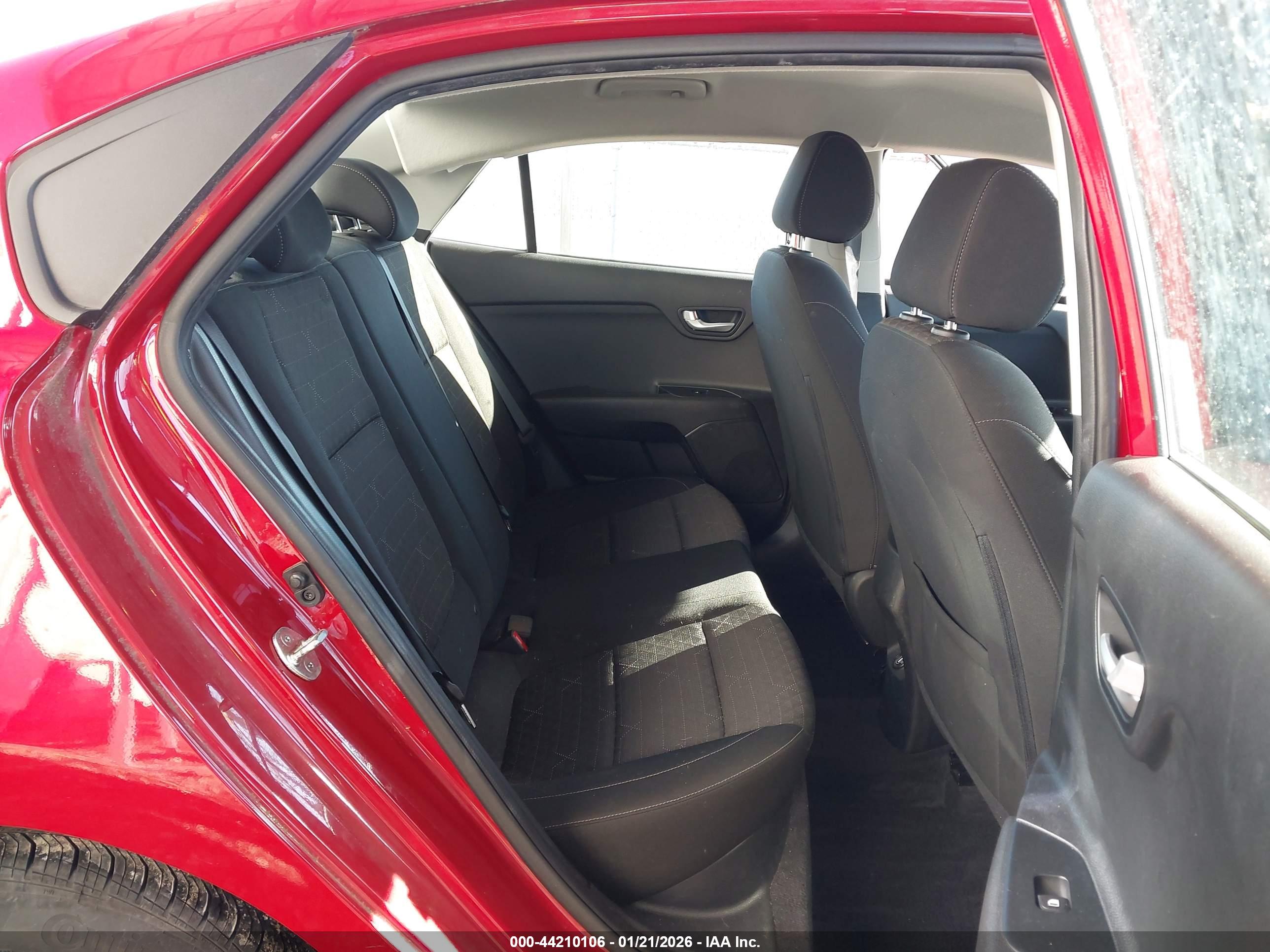 KIA RIO image 8