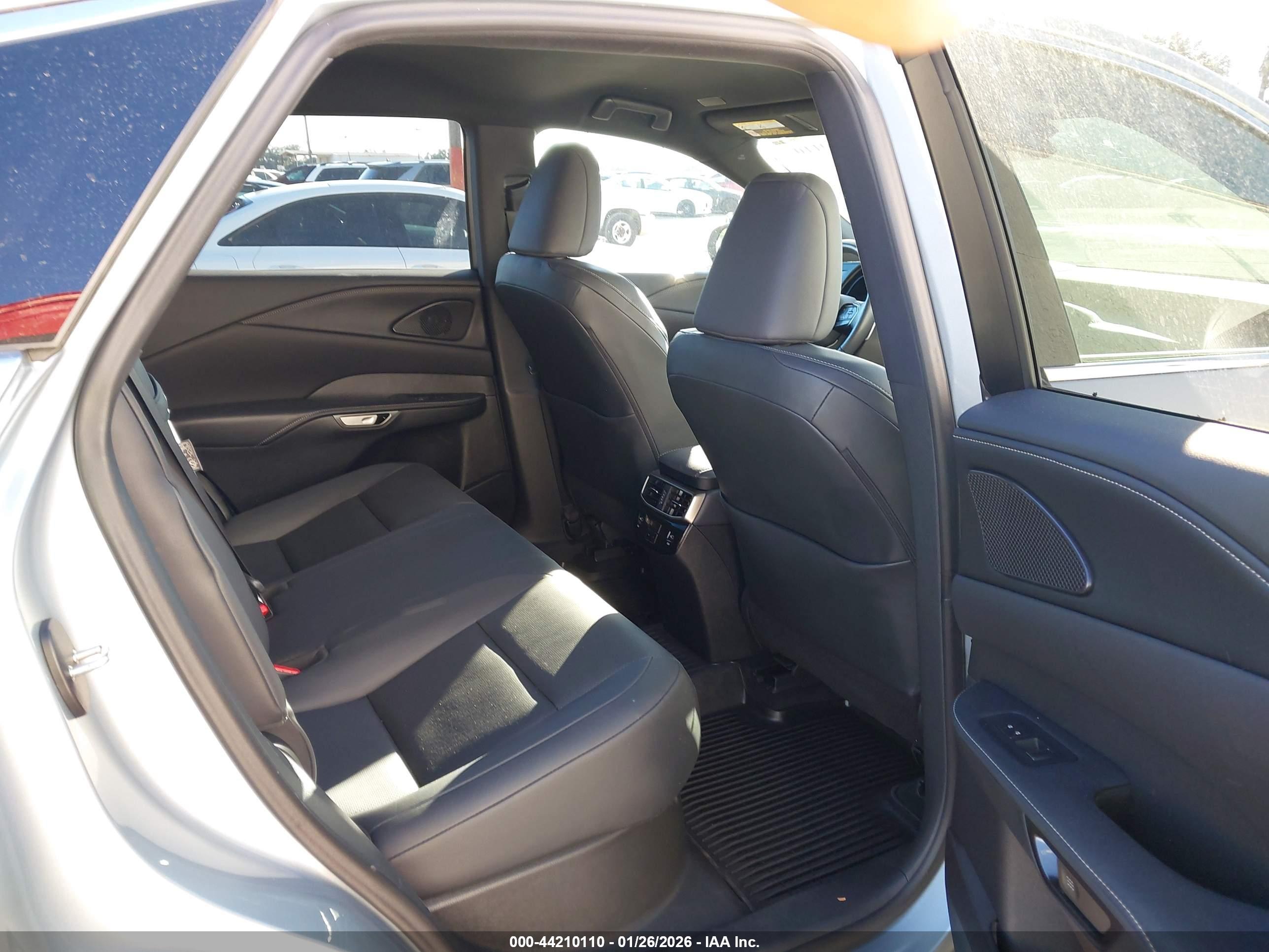 LEXUS RX image 8